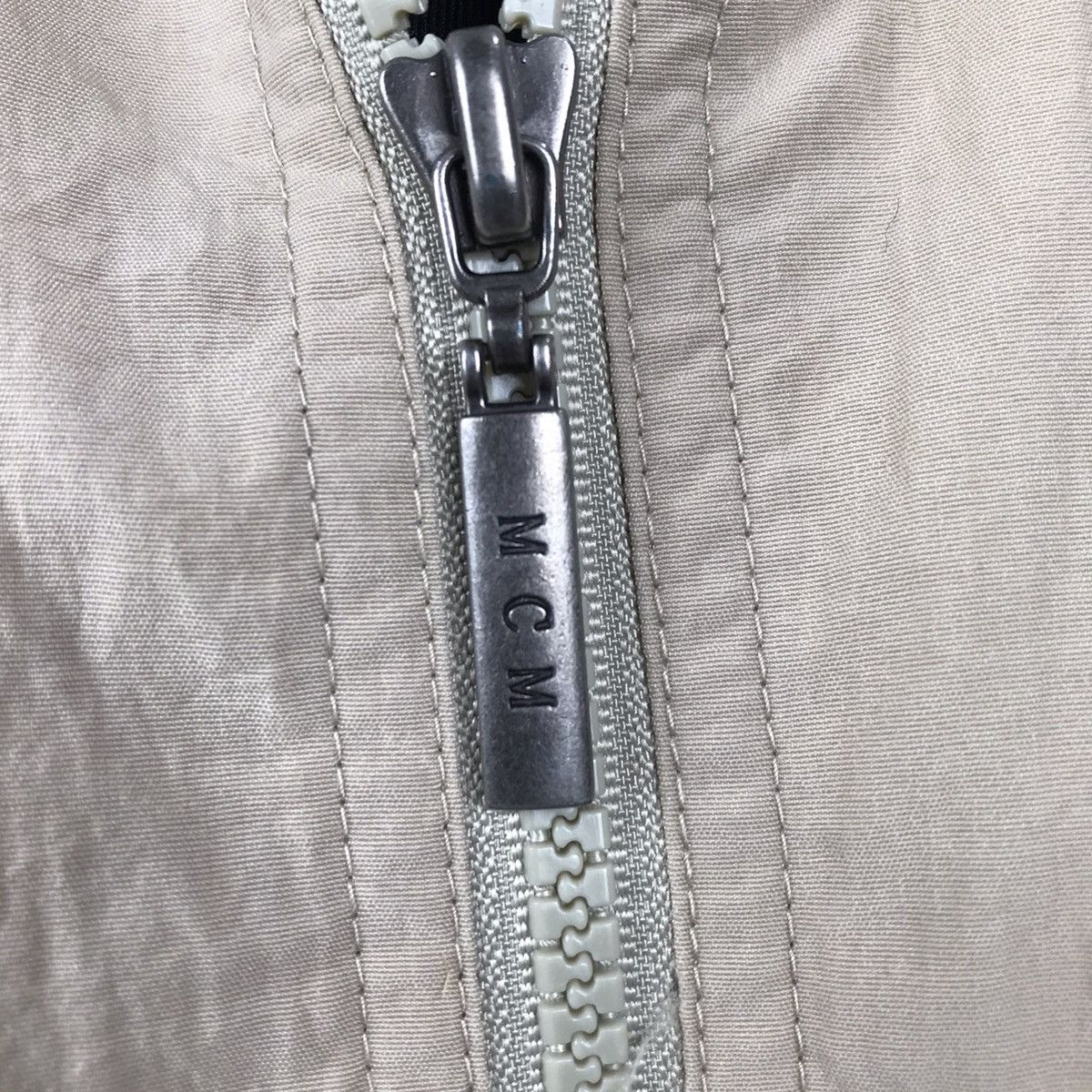 MCM × Vintage Vintage MCM Modern Creation Munchen Jacket Big Logo Size US L / EU 52-54 / 3 - 8 Thumbnail