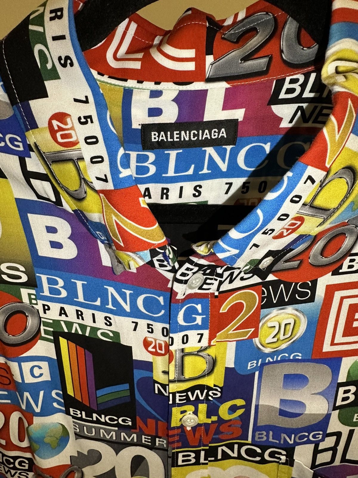 Balenciaga LN BALENCIAGA TECHNO NEWS SHIRT SPRING SUMMER 20 Size US S / EU 44-46 / 1 - 4 Thumbnail