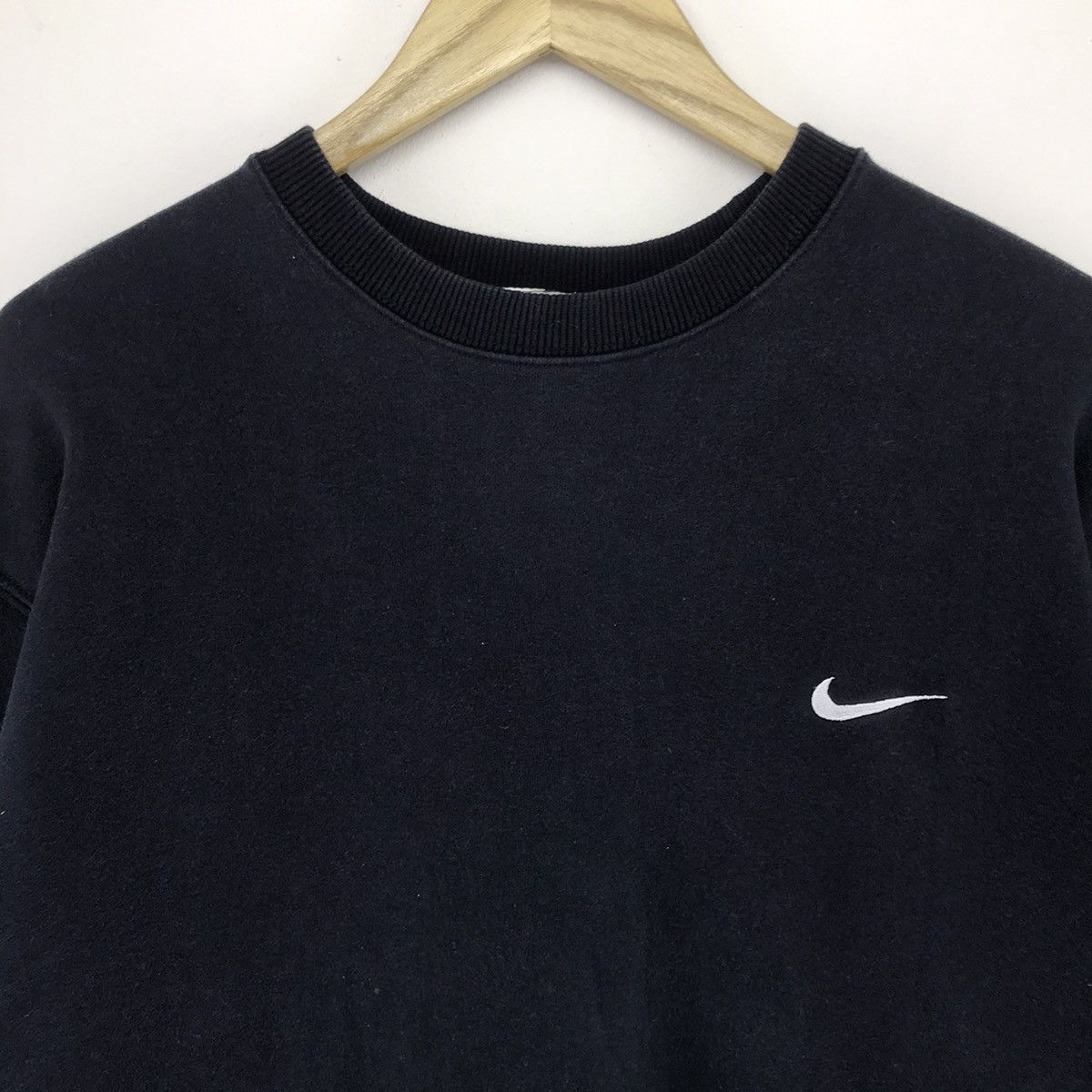 Nike Nike 90s Vintage Embriodered Sweatshirt Crewneck Pullover Size US M / EU 48-50 / 2 - 3 Thumbnail