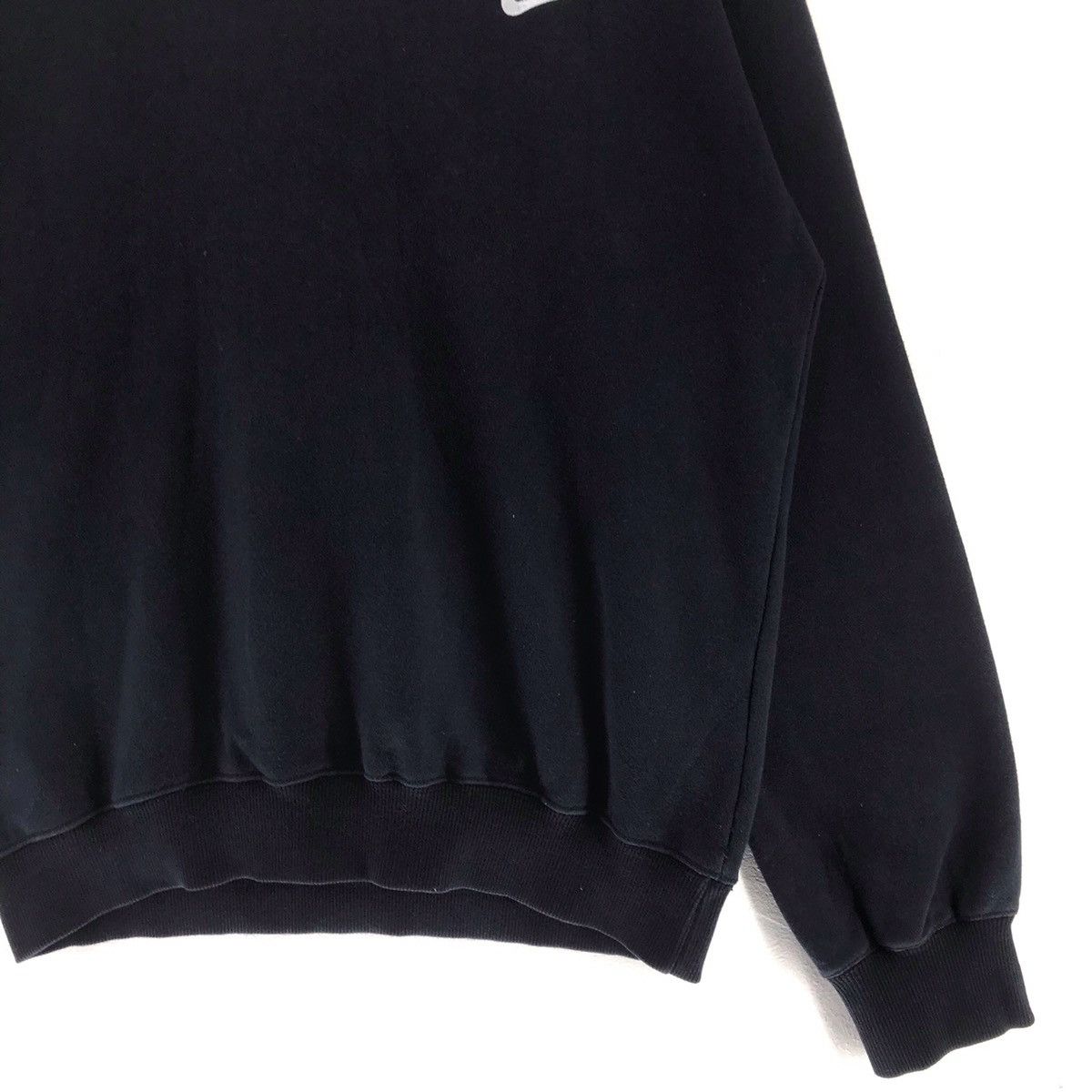 Nike Nike 90s Vintage Embriodered Sweatshirt Crewneck Pullover Size US M / EU 48-50 / 2 - 2 Thumbnail