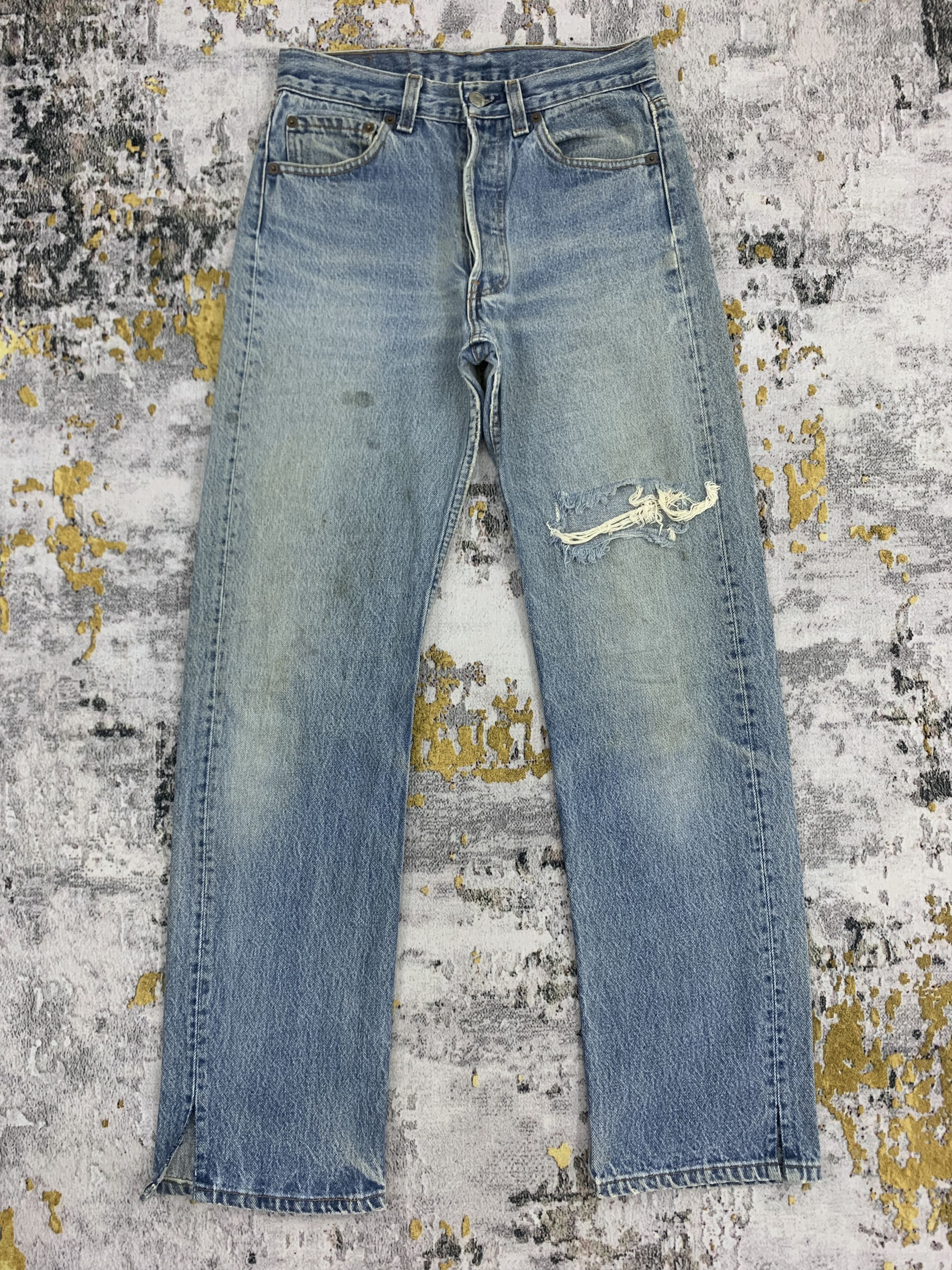 Levi's Vintage Levi's 501 Blue Denim Ripped Jeans Size US 27 - 1 Thumbnail