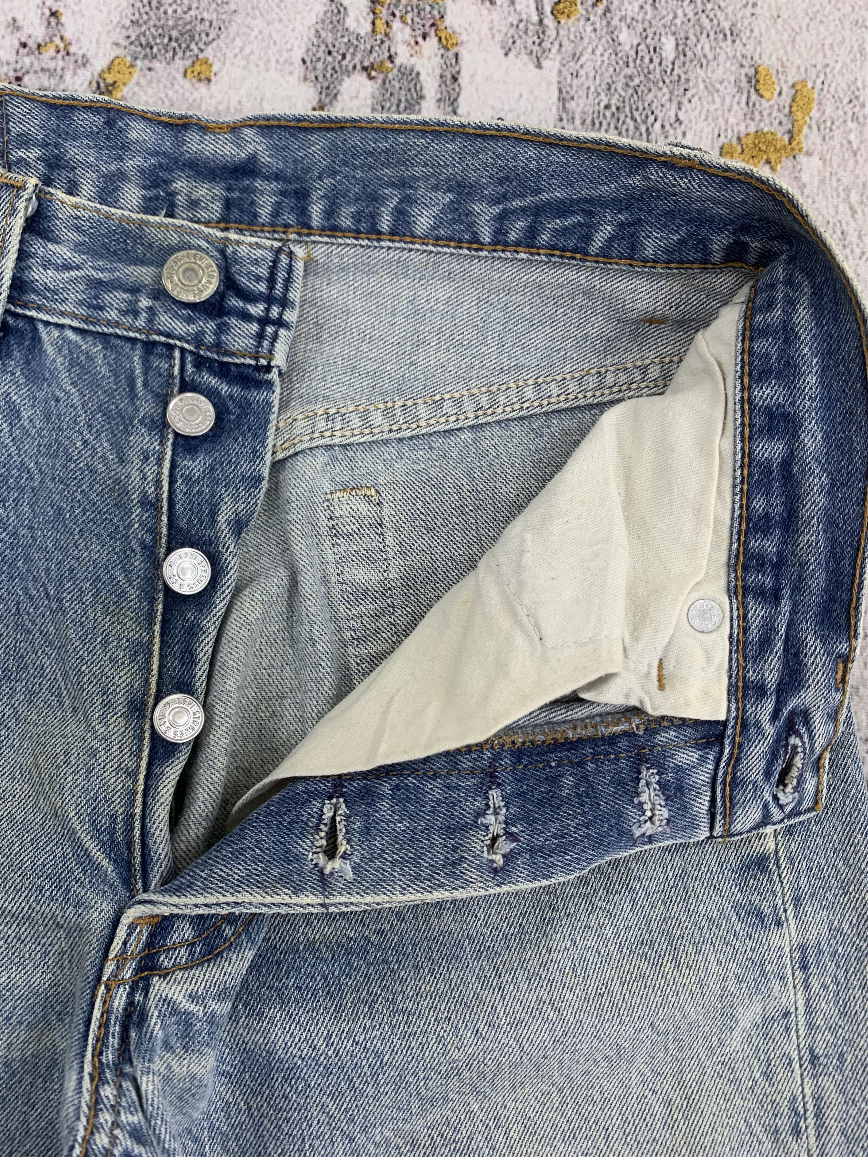 Levi's Vintage Levi's 501 Blue Denim Ripped Jeans Size US 27 - 4 Thumbnail