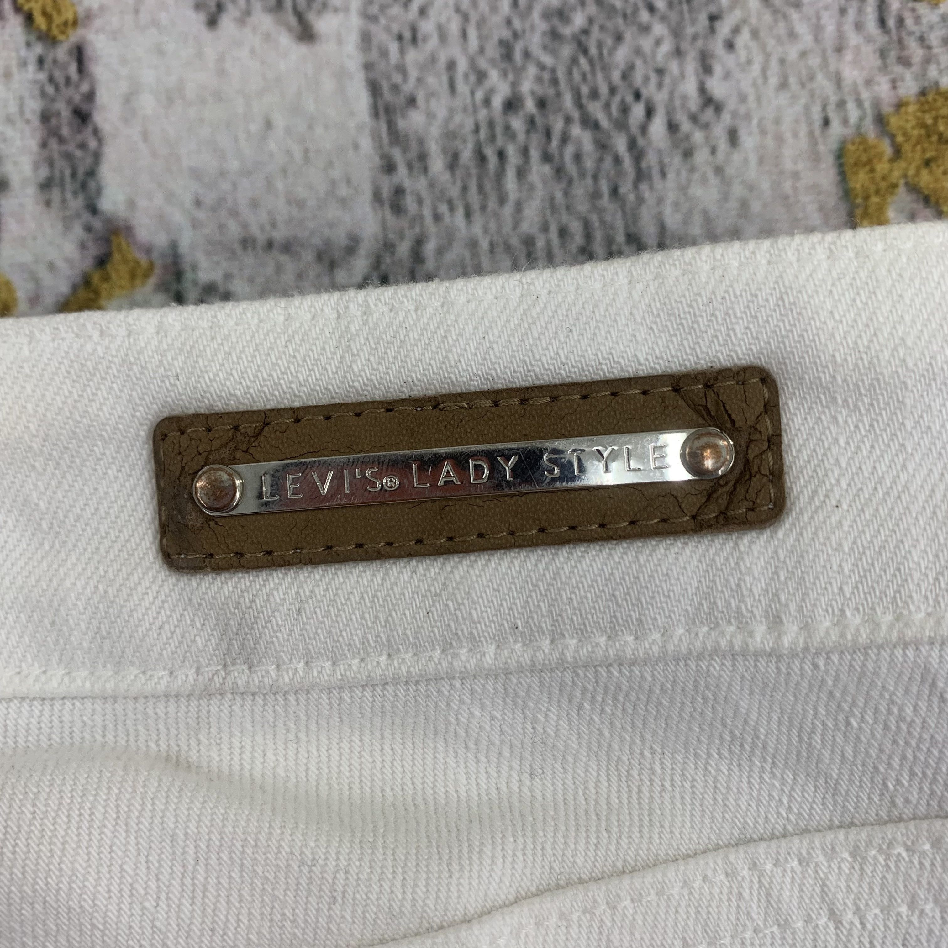 Levi's Flared White Jeans Levi's Lady Style Size US 26 / EU 42 - 7 Thumbnail