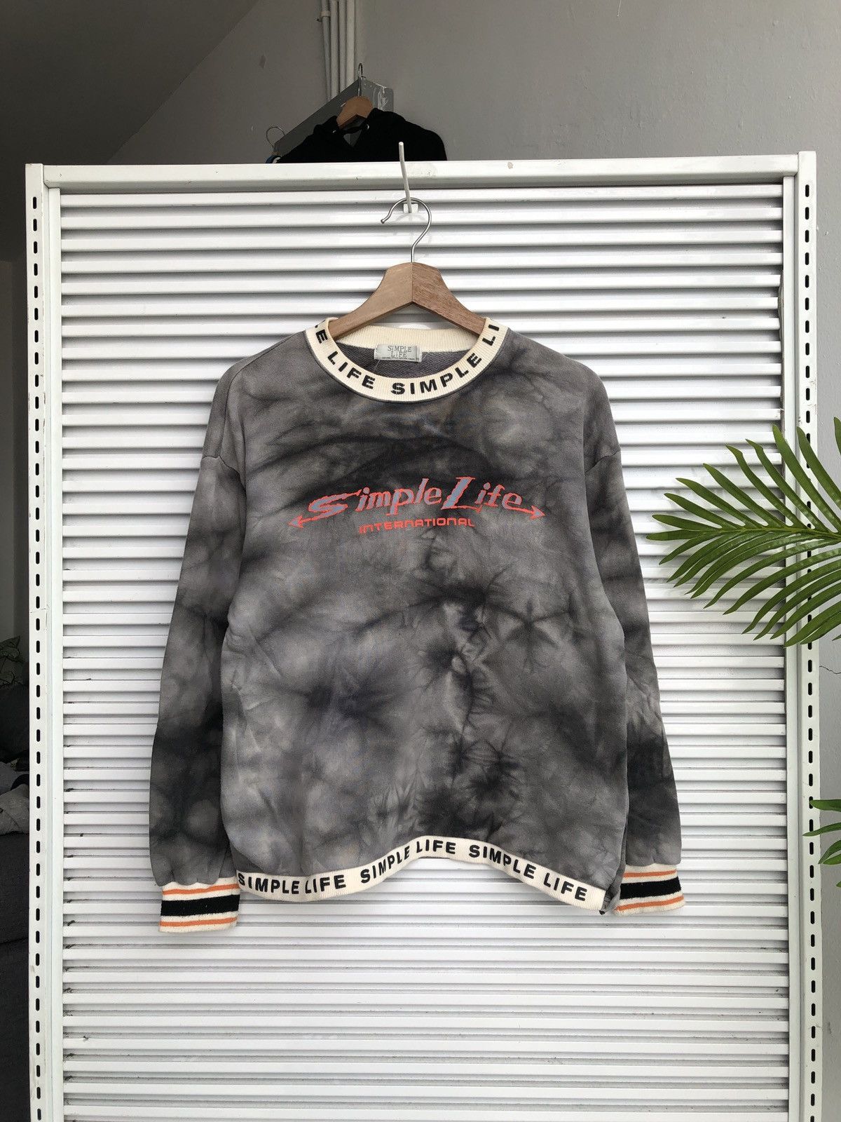 Japanese Brand Vintage Simple Life Bleached Crewneck/ Travis Flacko Scott Size US S / EU 44-46 / 1 - 1 Thumbnail