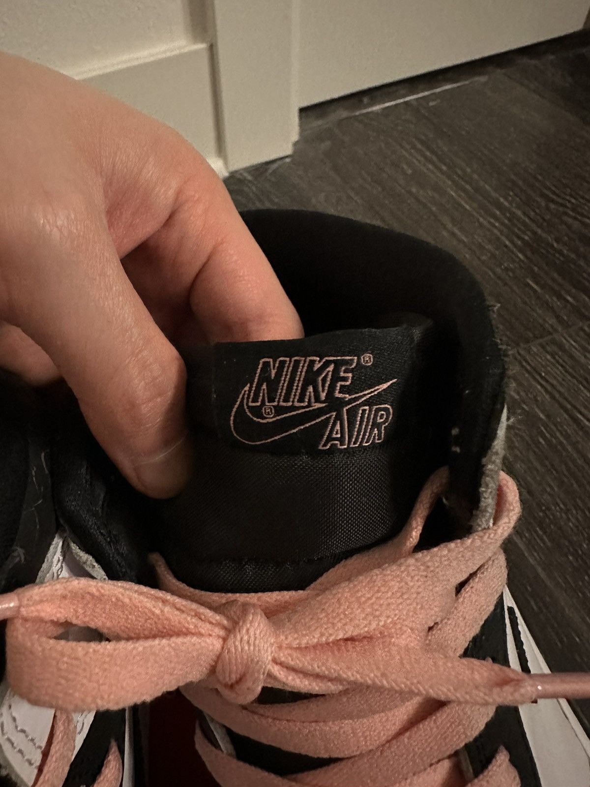 Jordan Brand Jordan 1 Retro High OG Bleached Coral Size US 10 / EU 43 - 3 Thumbnail