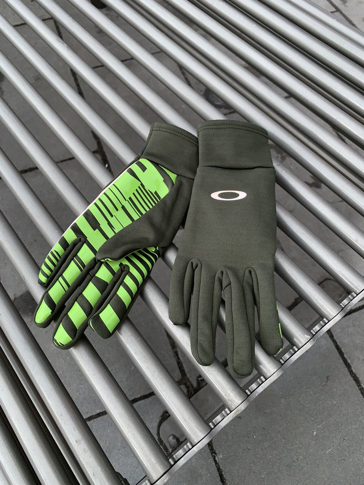 Oakley × Vintage Vintage Oakley gloves Gorpcore Size 26 - 1 Thumbnail