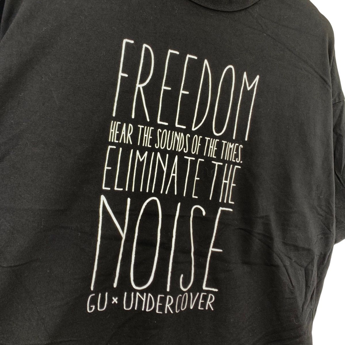 GU × Undercover FREEDOM ELIMINATE The NOISE GU x UNDERCOVER Size US S / EU 44-46 / 1 - 6 Thumbnail