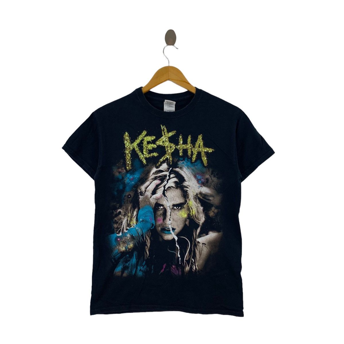 Gildan KESHA Solo Singer Big Singer Face Print Black Size US S / EU 44-46 / 1 - 1 Thumbnail