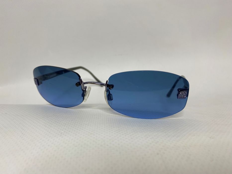 Vintage CHANEL RIMLESS TINTED SUNGLASSES IN BLUE 4067 c.224/54 57-18