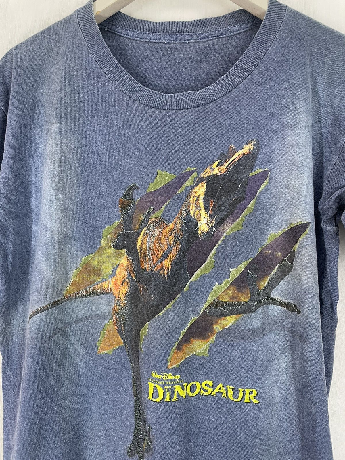 Disney Vintage 90s Dinosaur Walt Disney movie promo tee Size US S / EU 44-46 / 1 - 3 Thumbnail