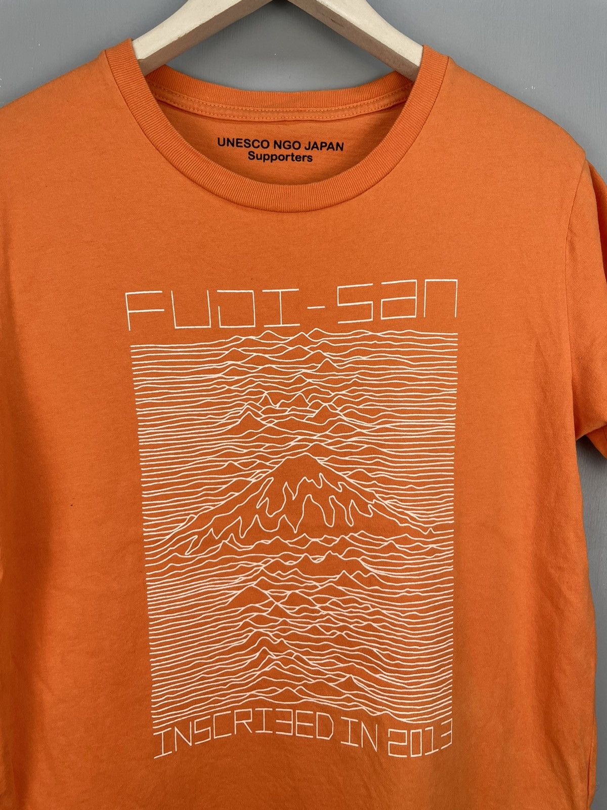 Japanese Brand UNESCO NGO Japan supporters fuji-san Joy Division design tee Size US M / EU 48-50 / 2 - 4 Thumbnail