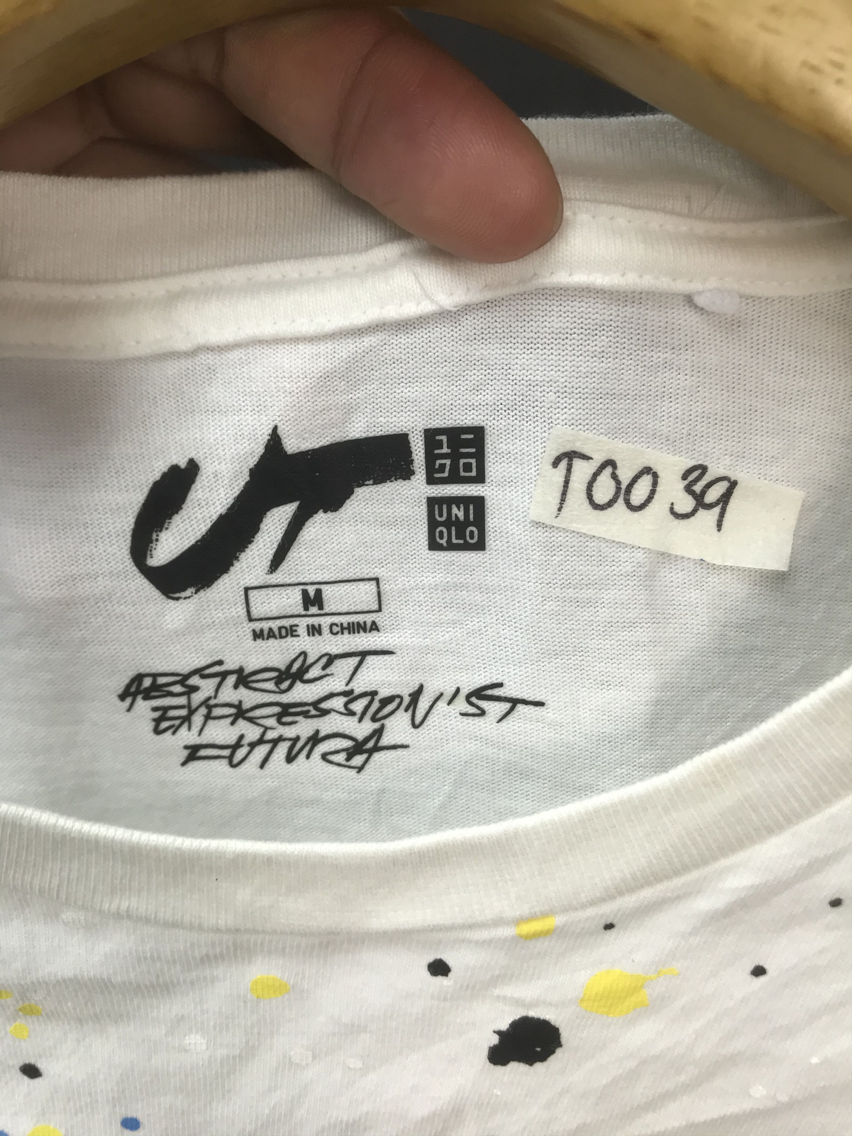 Futura × Uniqlo FUTURA X UNIQLO POLKADOT SPELL OUT POP ART SHIRT Size US M / EU 48-50 / 2 - 6 Thumbnail