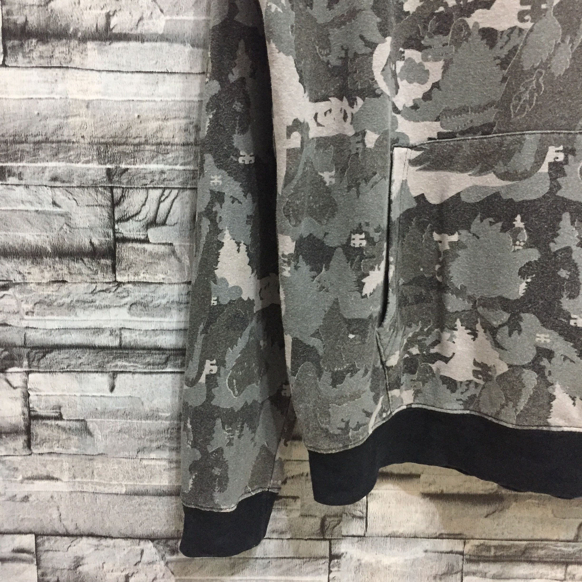 Vintage Army Camo hoodie full print size L Size US L / EU 52-54 / 3 - 5 Thumbnail