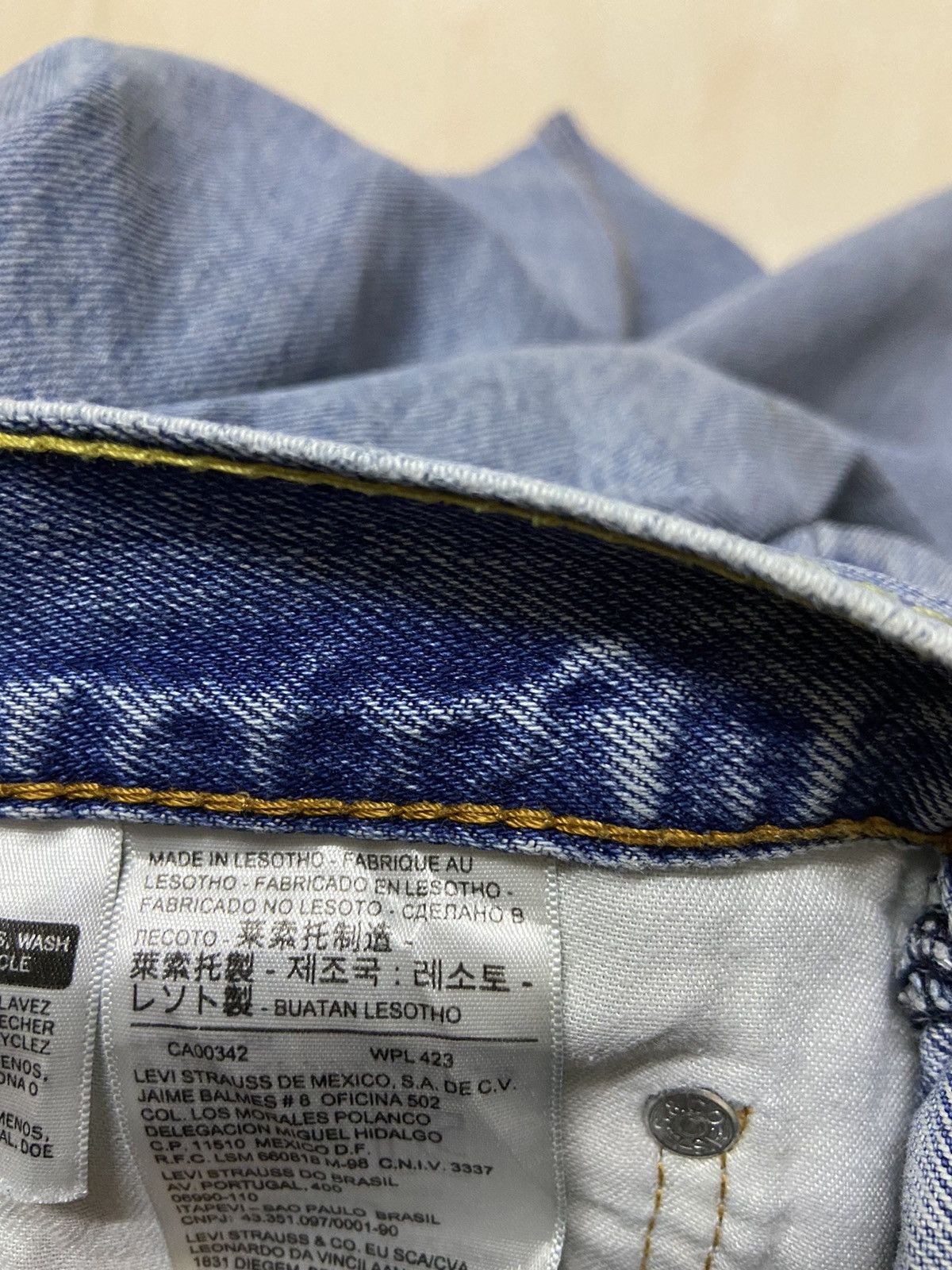 Levi's Vintage 550 Levis Jeans Denim W38 tapered leg light blue Size US 38 / EU 54 - 13 Thumbnail