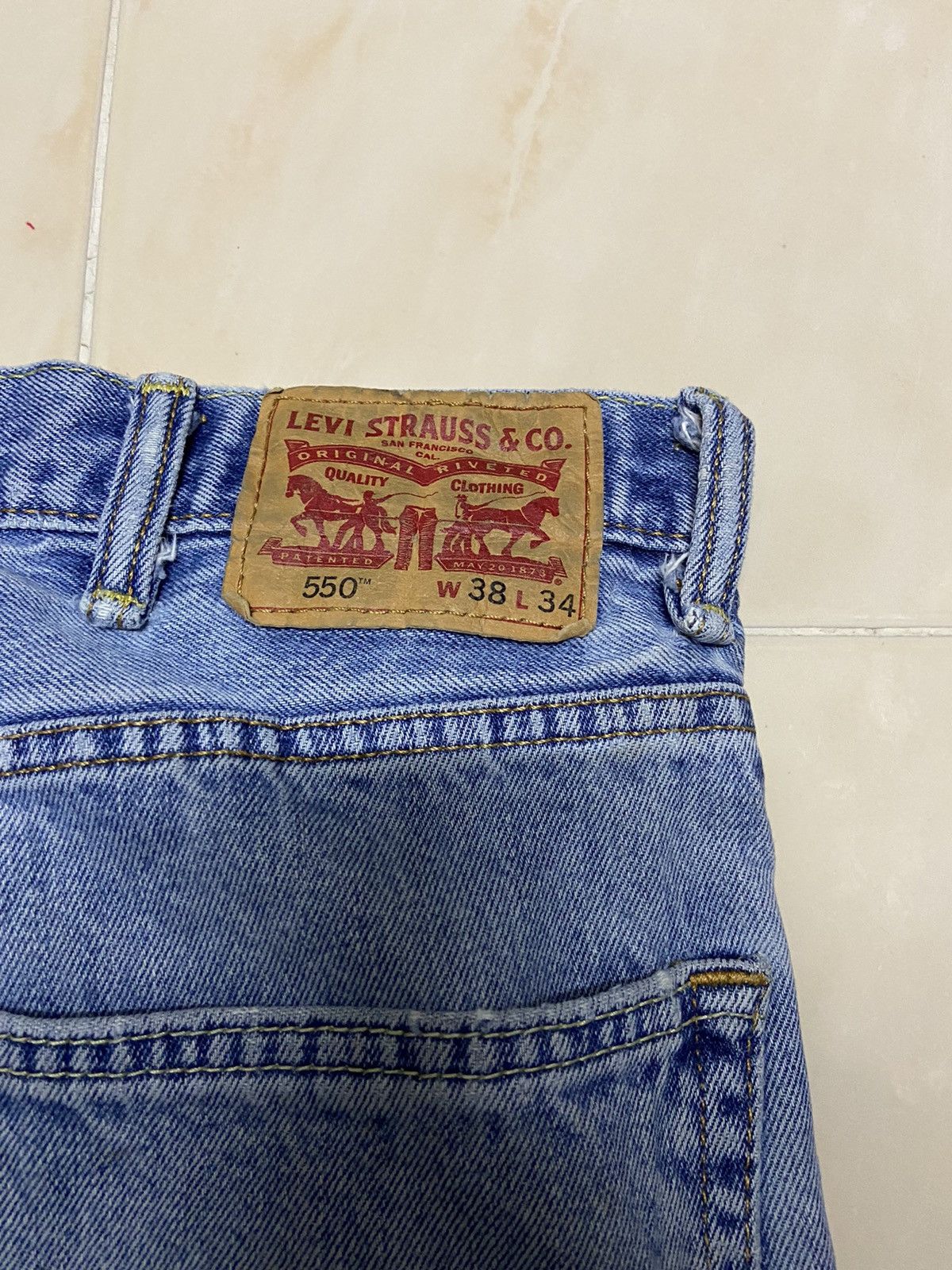 Levi's Vintage 550 Levis Jeans Denim W38 tapered leg light blue Size US 38 / EU 54 - 10 Thumbnail