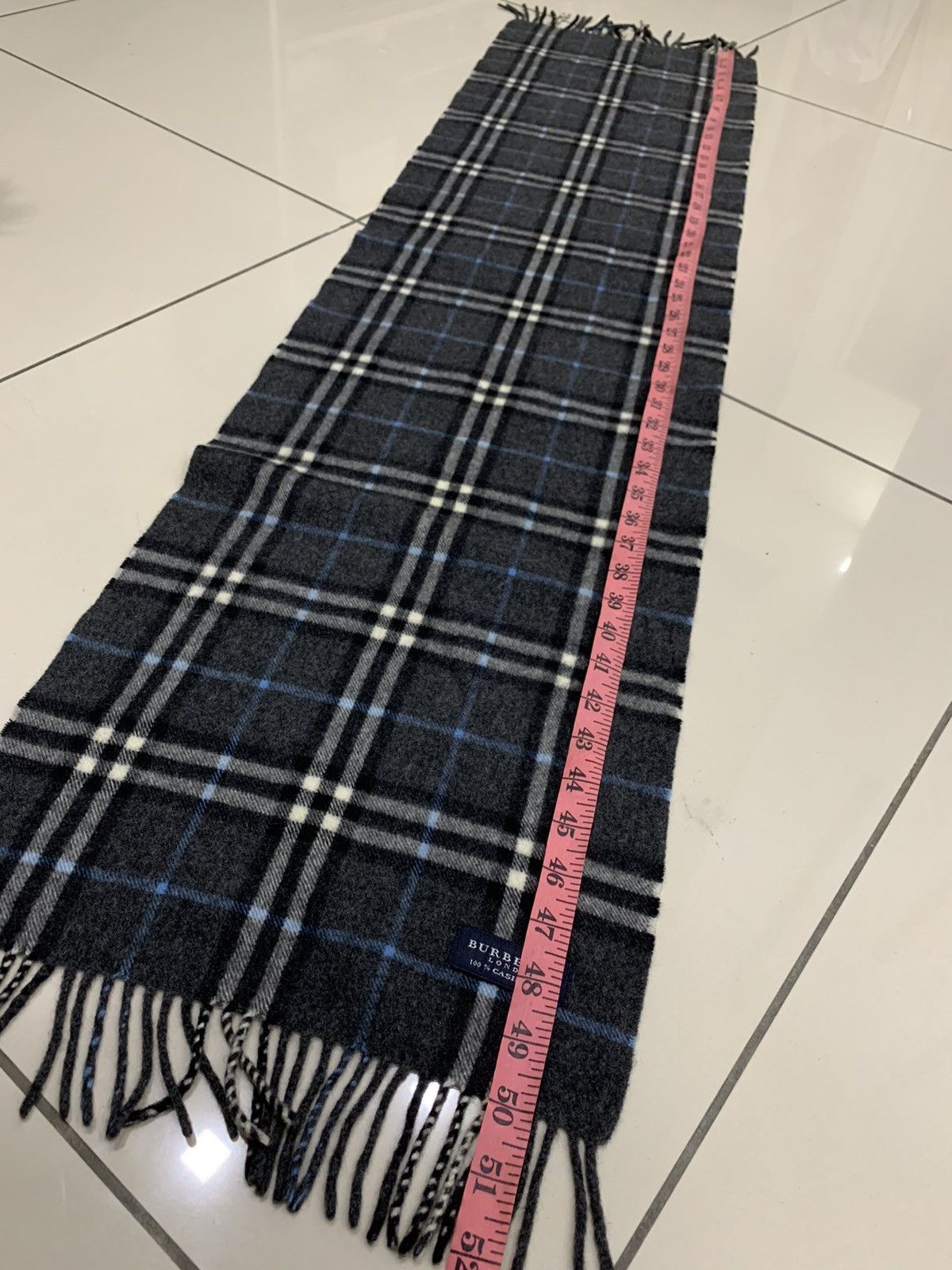 Burberry VINTAGE BURBERRY NOVA CHECK CASHMERE SCARF MUFFLER Size ONE SIZE - 4 Thumbnail