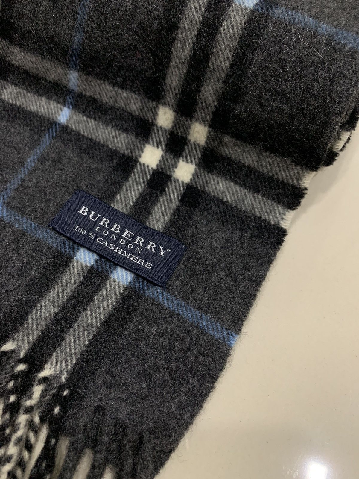 Burberry VINTAGE BURBERRY NOVA CHECK CASHMERE SCARF MUFFLER Size ONE SIZE - 3 Thumbnail