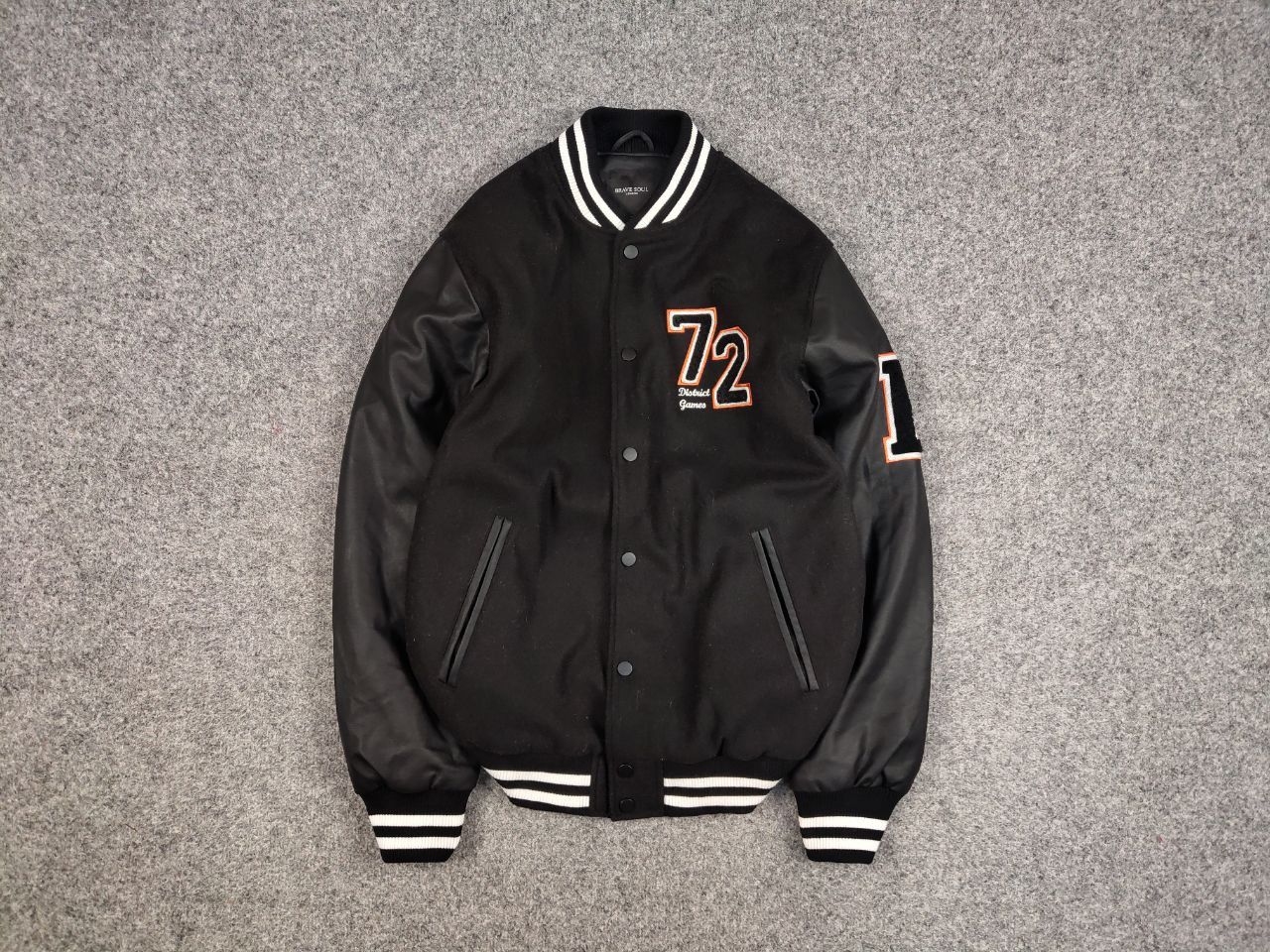Vintage Vintage 90's Varsity Jacket Bomber USA Letterman Black Wool Size US M / EU 48-50 / 2 - 1 Thumbnail