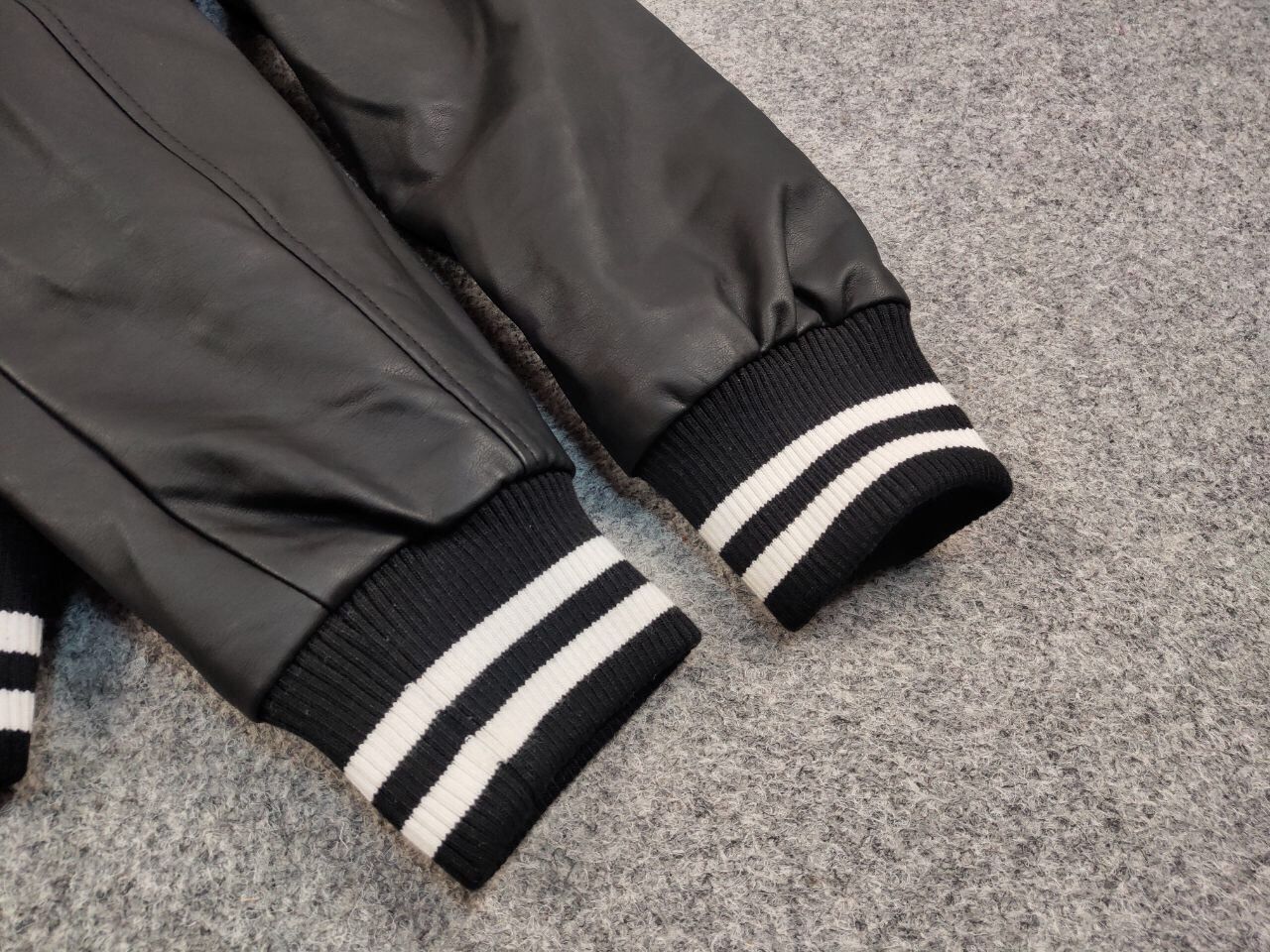 Vintage Vintage 90's Varsity Jacket Bomber USA Letterman Black Wool Size US M / EU 48-50 / 2 - 15 Thumbnail