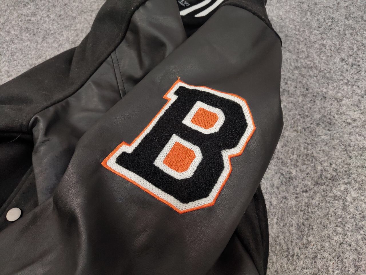 Vintage Vintage 90's Varsity Jacket Bomber USA Letterman Black Wool Size US M / EU 48-50 / 2 - 16 Thumbnail