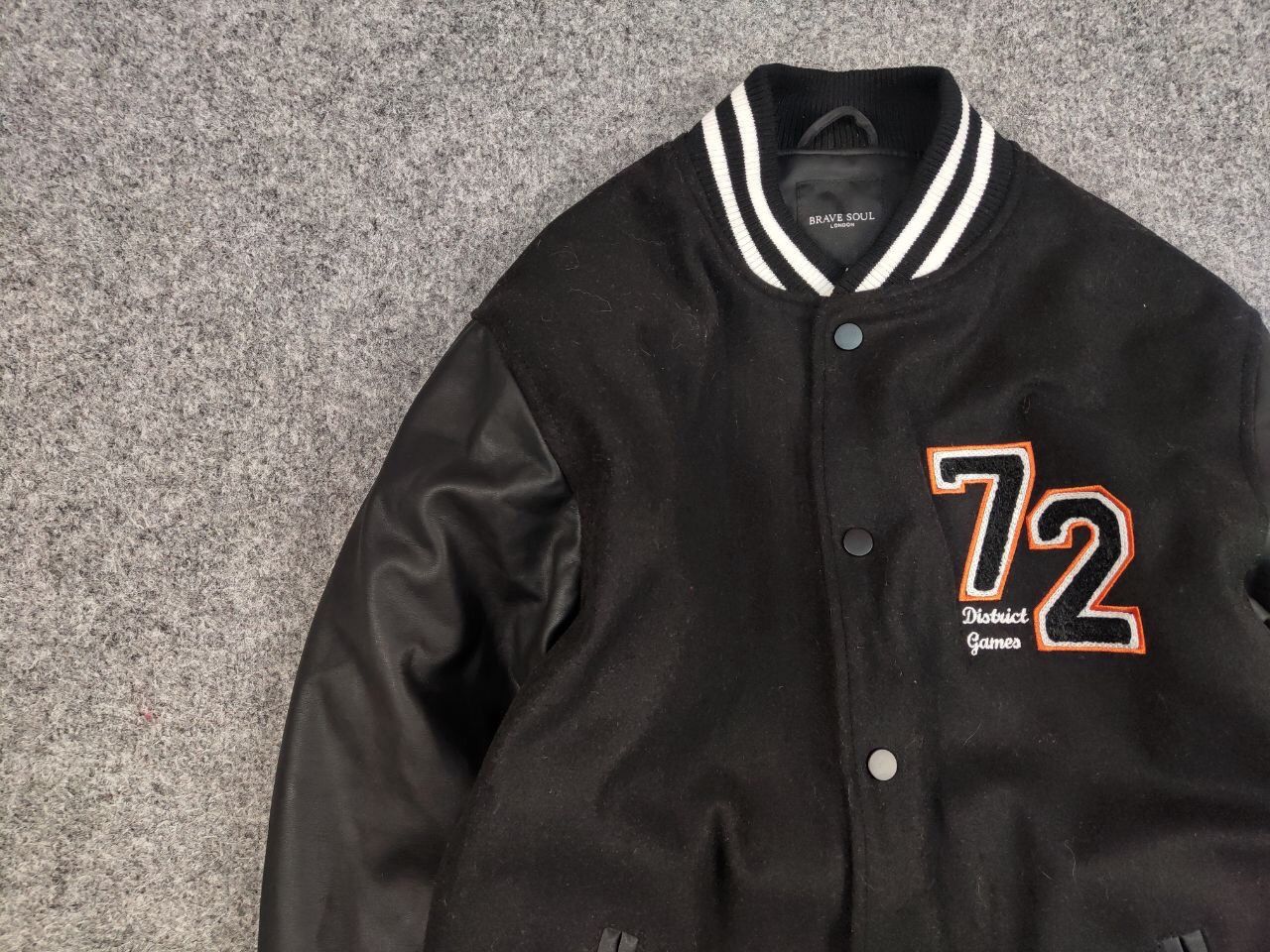 Vintage Vintage 90's Varsity Jacket Bomber USA Letterman Black Wool Size US M / EU 48-50 / 2 - 11 Thumbnail