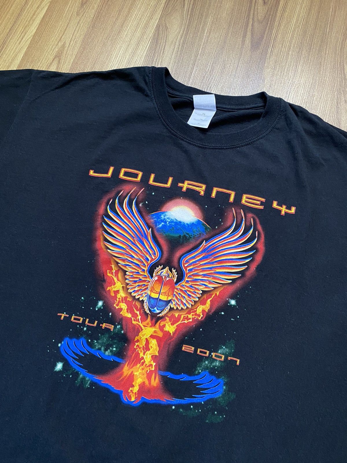 Band Tees Y2K Journey Tour 2007 T Shirt Band Tee Pink Floyd Genesis Size US XL / EU 56 / 4 - 2 Thumbnail