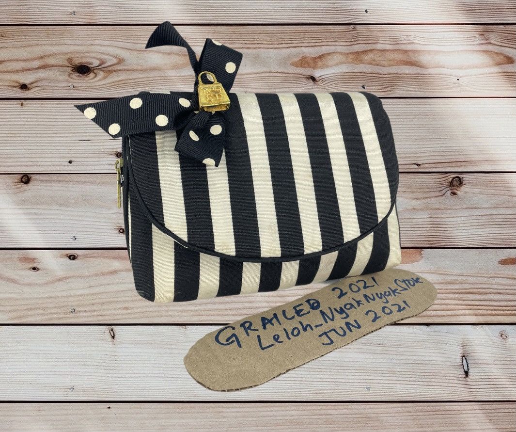 Dior ❌Last Drop❌ Christian Dior cosmetic bag usa Size ONE SIZE - 1 Thumbnail