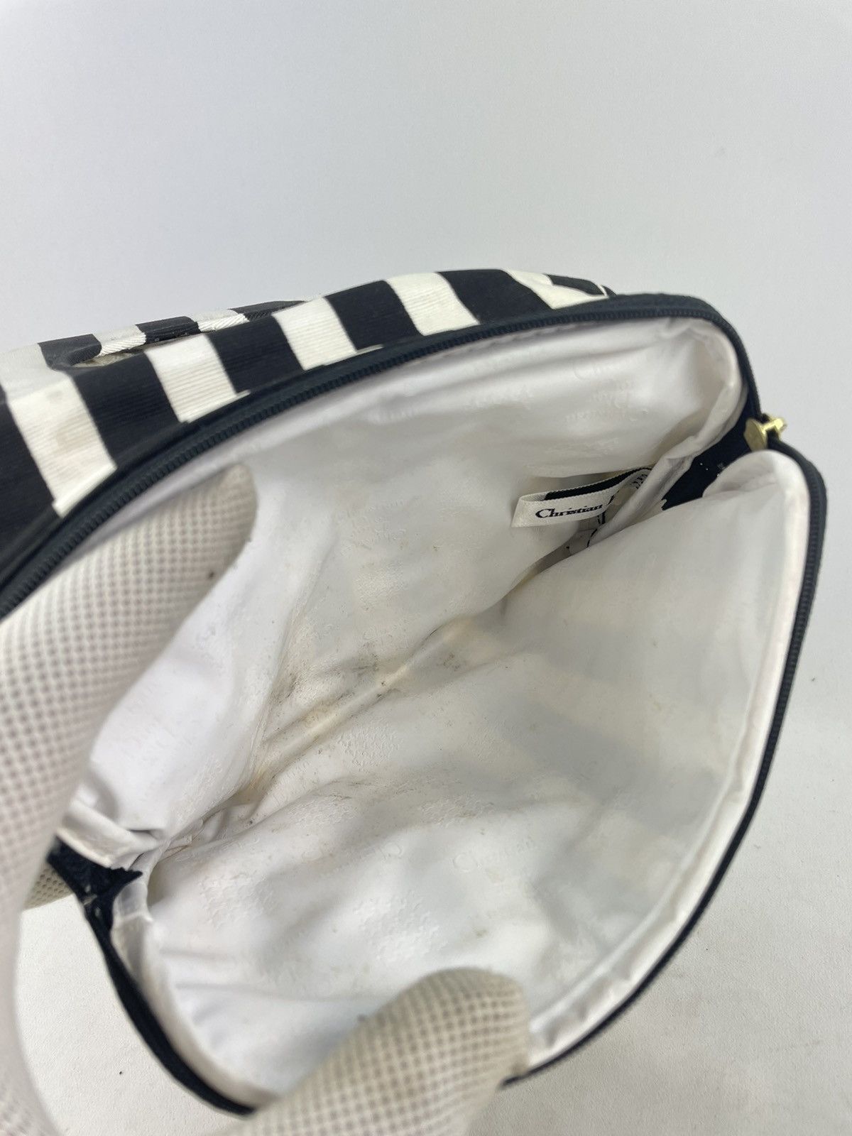 Dior ❌Last Drop❌ Christian Dior cosmetic bag usa Size ONE SIZE - 16 Thumbnail