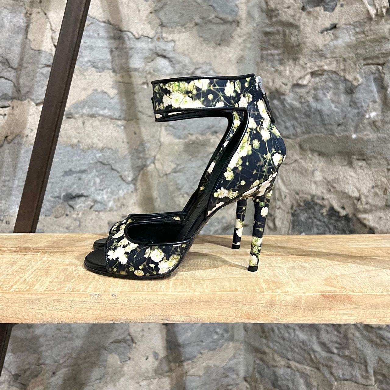 Givenchy Givenchy Floral Baby's Breath Print Heeled Sandals Size US 5 / IT 35 - 4 Thumbnail