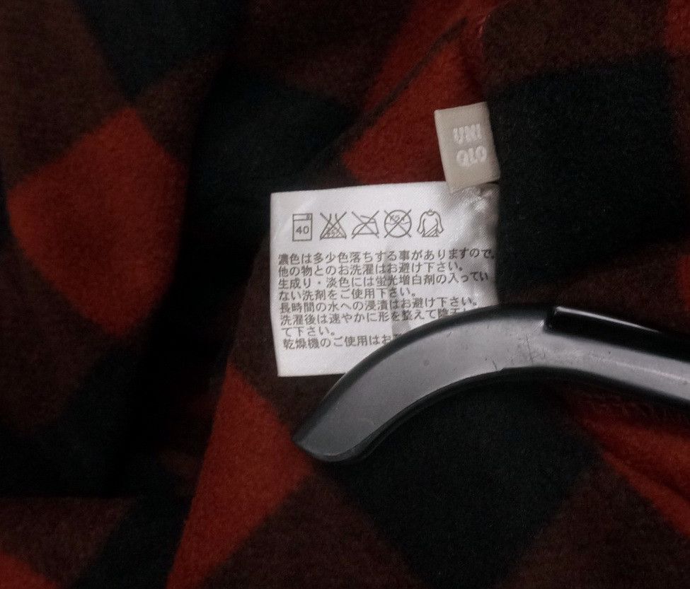 Japanese Brand Vintage UNIQLO Fleece Flannel Plaid Orange Dark Brown Shirt Size US M / EU 48-50 / 2 - 15 Thumbnail
