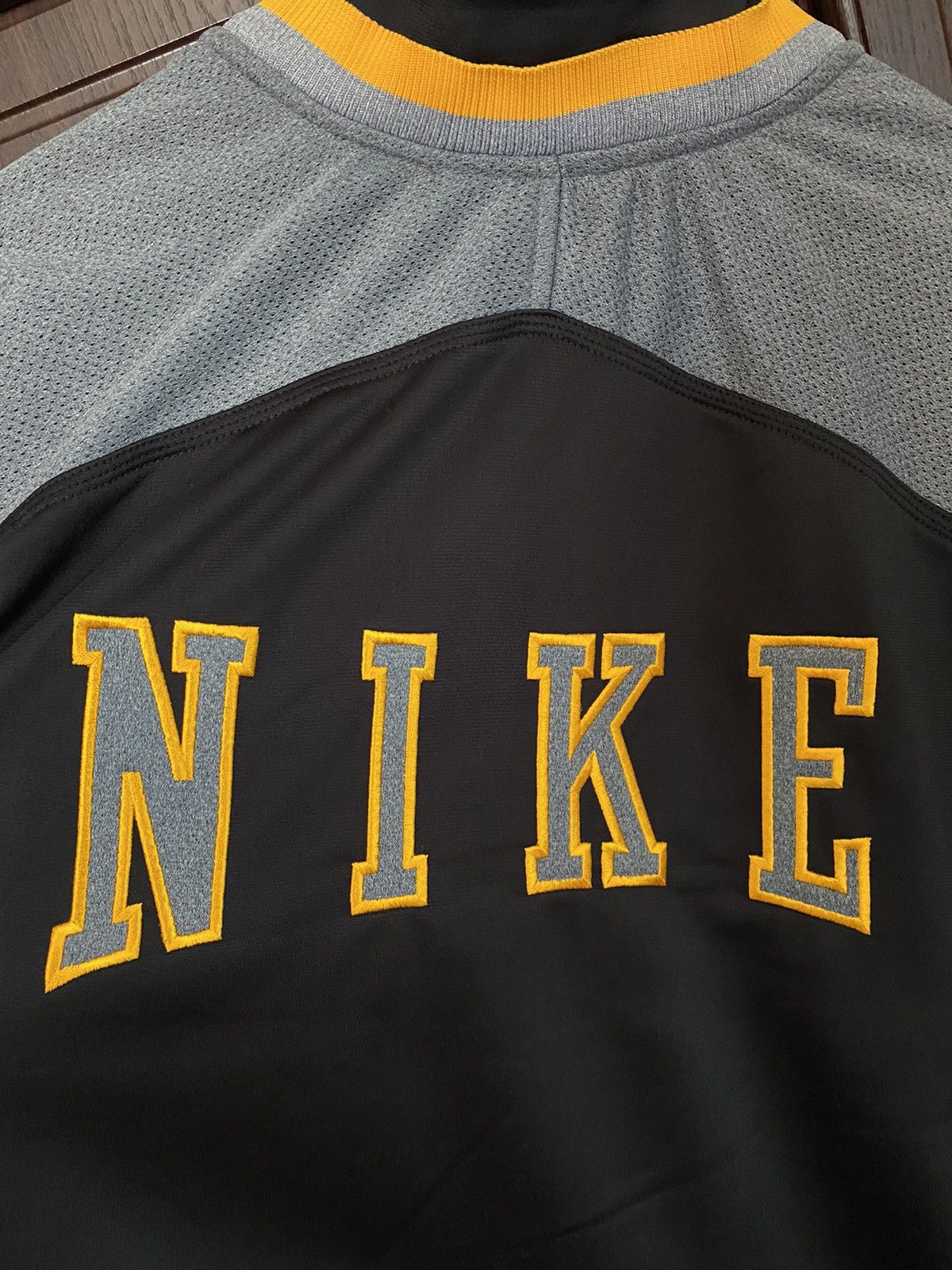 Vintage Vintage Y2K Nike Big Logo Swoosh Jacket like Stussy Adidas Size US XL / EU 56 / 4 - 2 Thumbnail