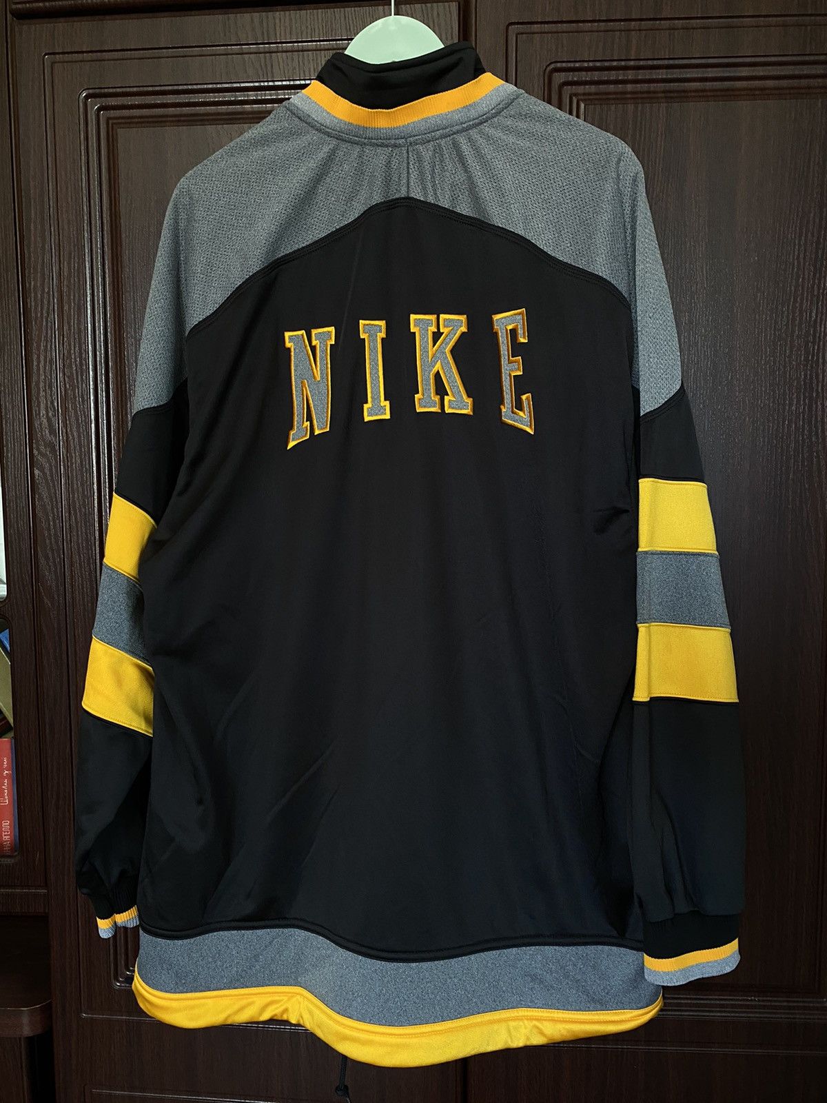 Vintage Vintage Y2K Nike Big Logo Swoosh Jacket like Stussy Adidas Size US XL / EU 56 / 4 - 1 Thumbnail