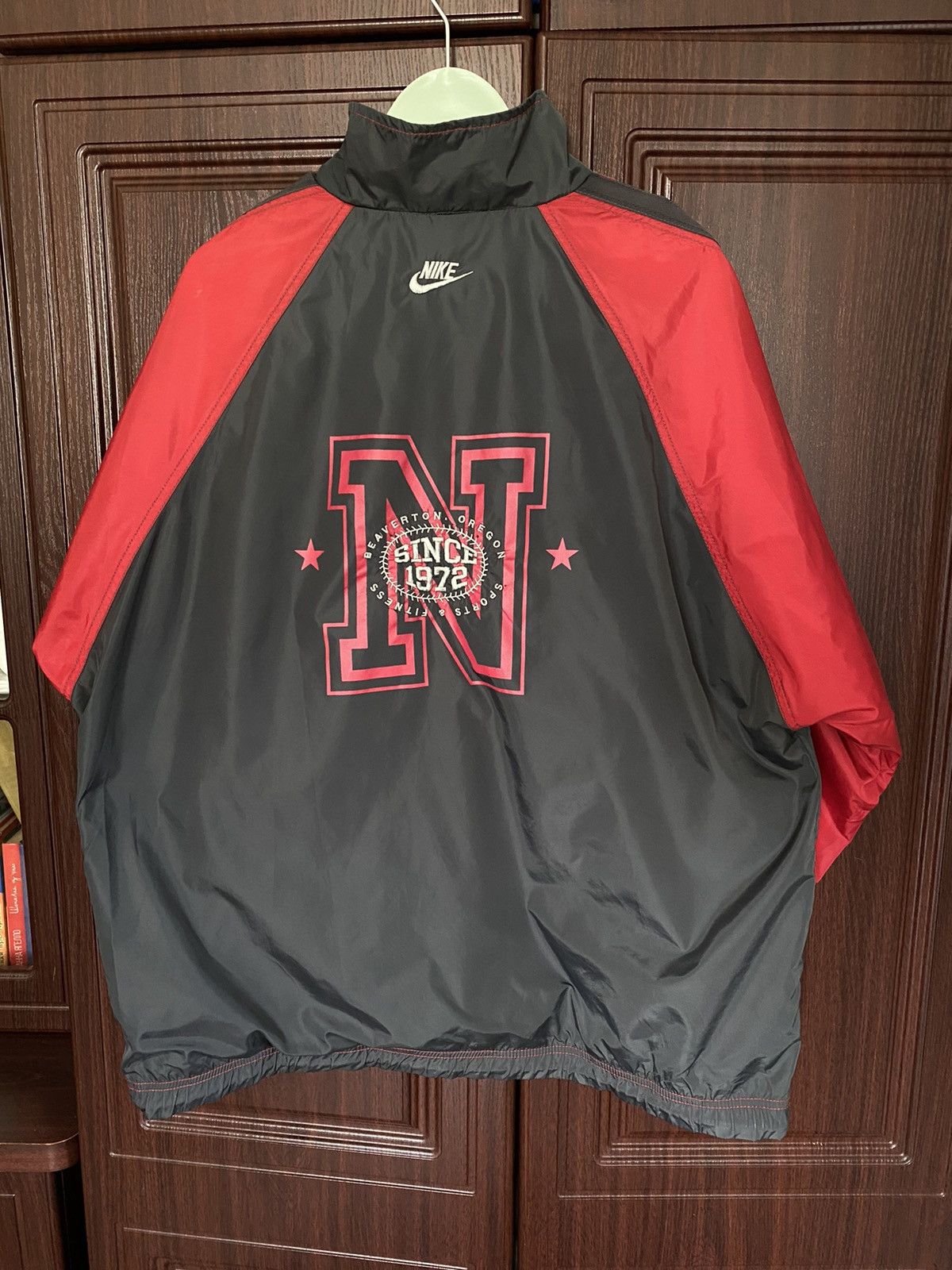 Vintage Vintage Y2K Nike Beaverton Oregon Big Logo Swoosh Jacket Size US XL / EU 56 / 4 - 1 Thumbnail