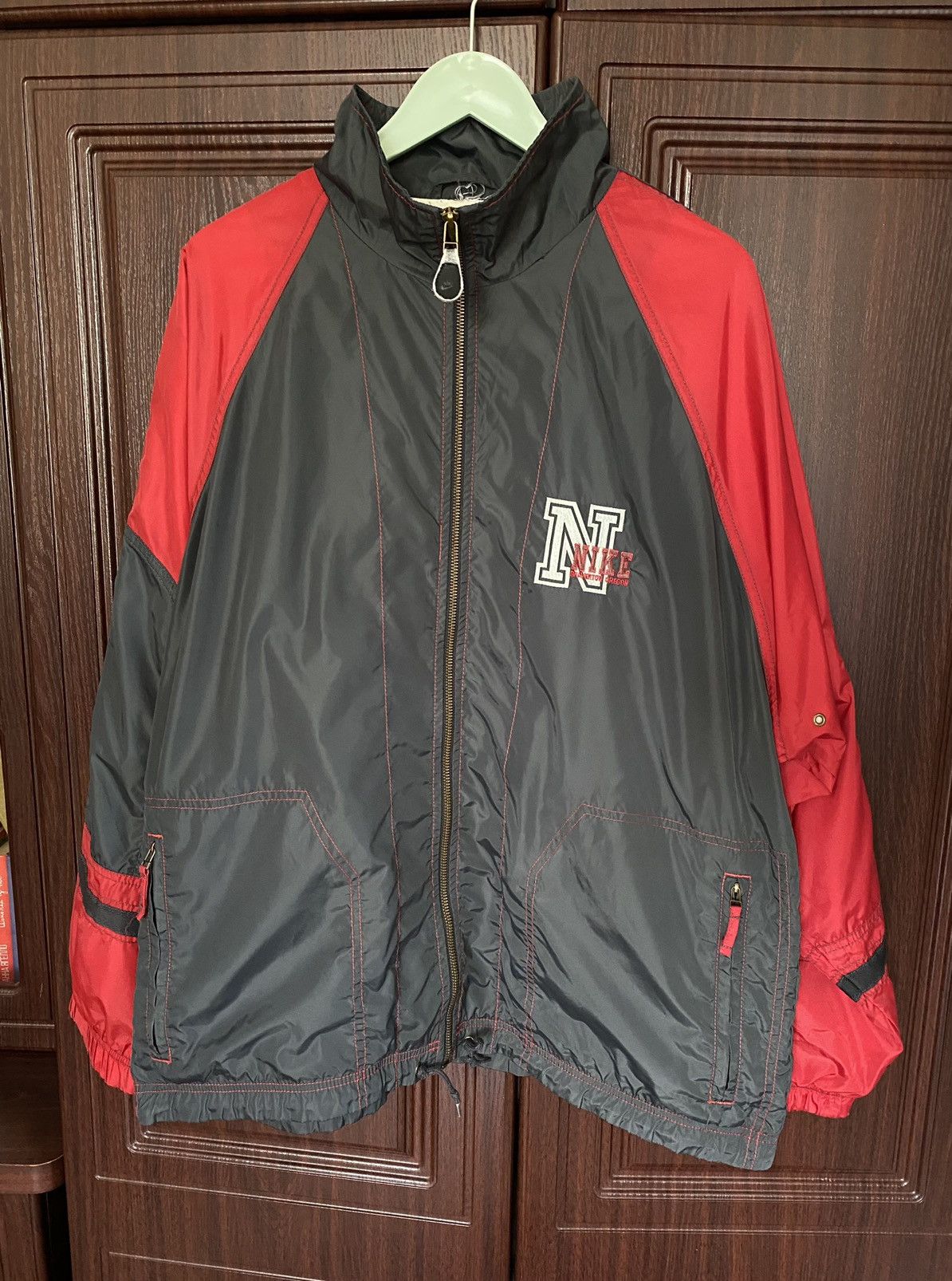 Vintage Vintage Y2K Nike Beaverton Oregon Big Logo Swoosh Jacket Size US XL / EU 56 / 4 - 4 Thumbnail