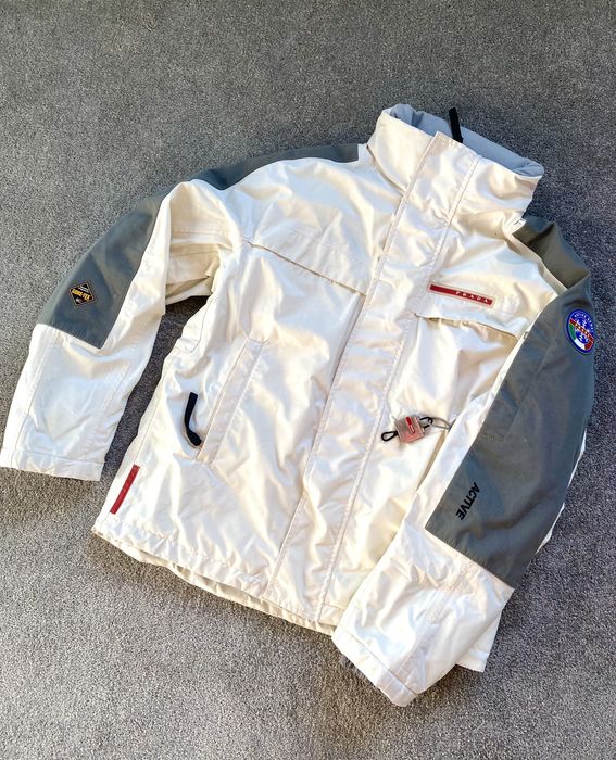 Prada snowboard outlet jacket