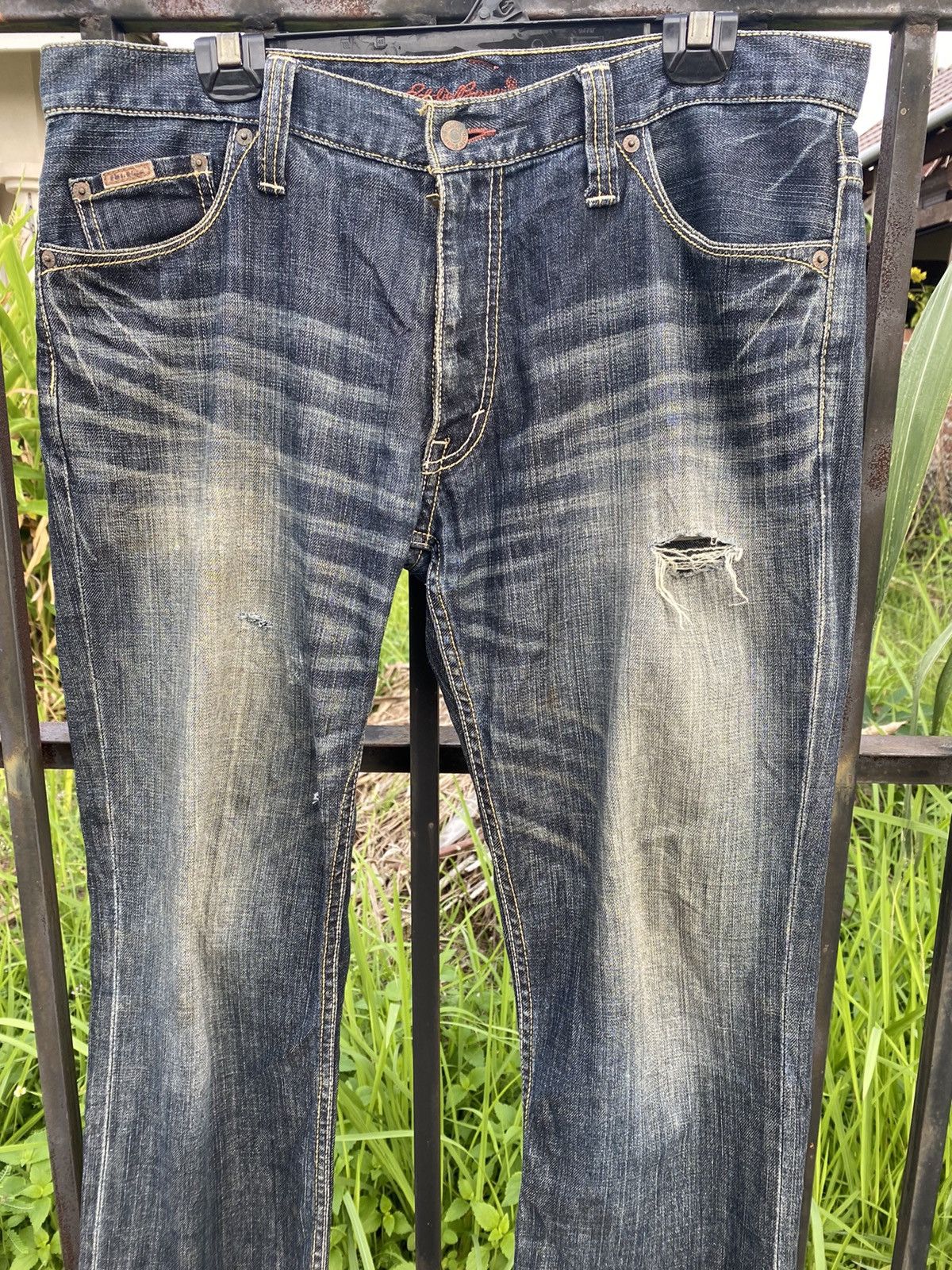 Eddie Bauer OFFER 🔥 Vintage Eddie Bauer Distressed Black Denim Jeans Size US 35 - 2 Thumbnail