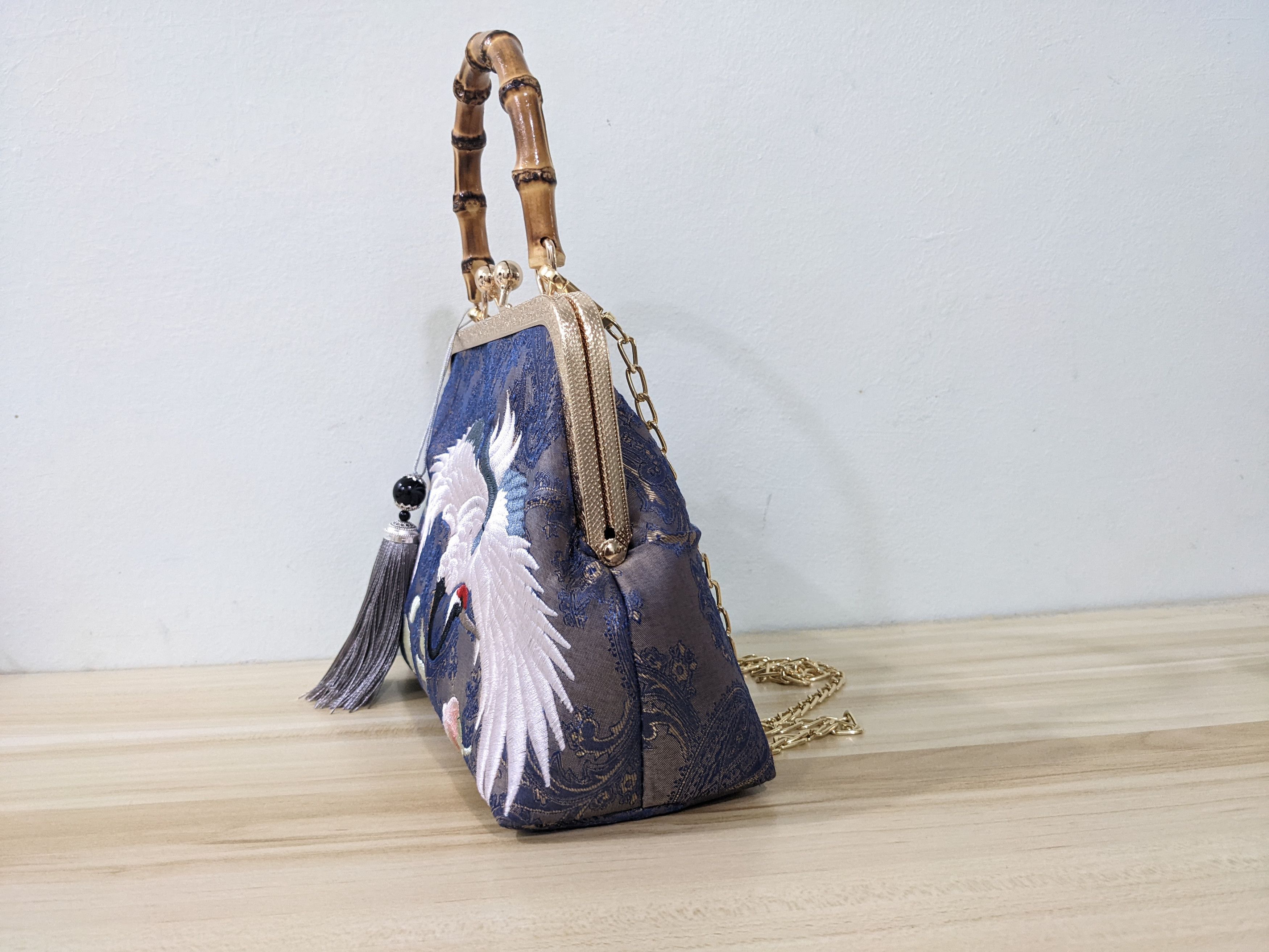 Handmade Handmade Silk Bag in Embroidered Crane Japan Motif Size ONE SIZE - 4 Thumbnail