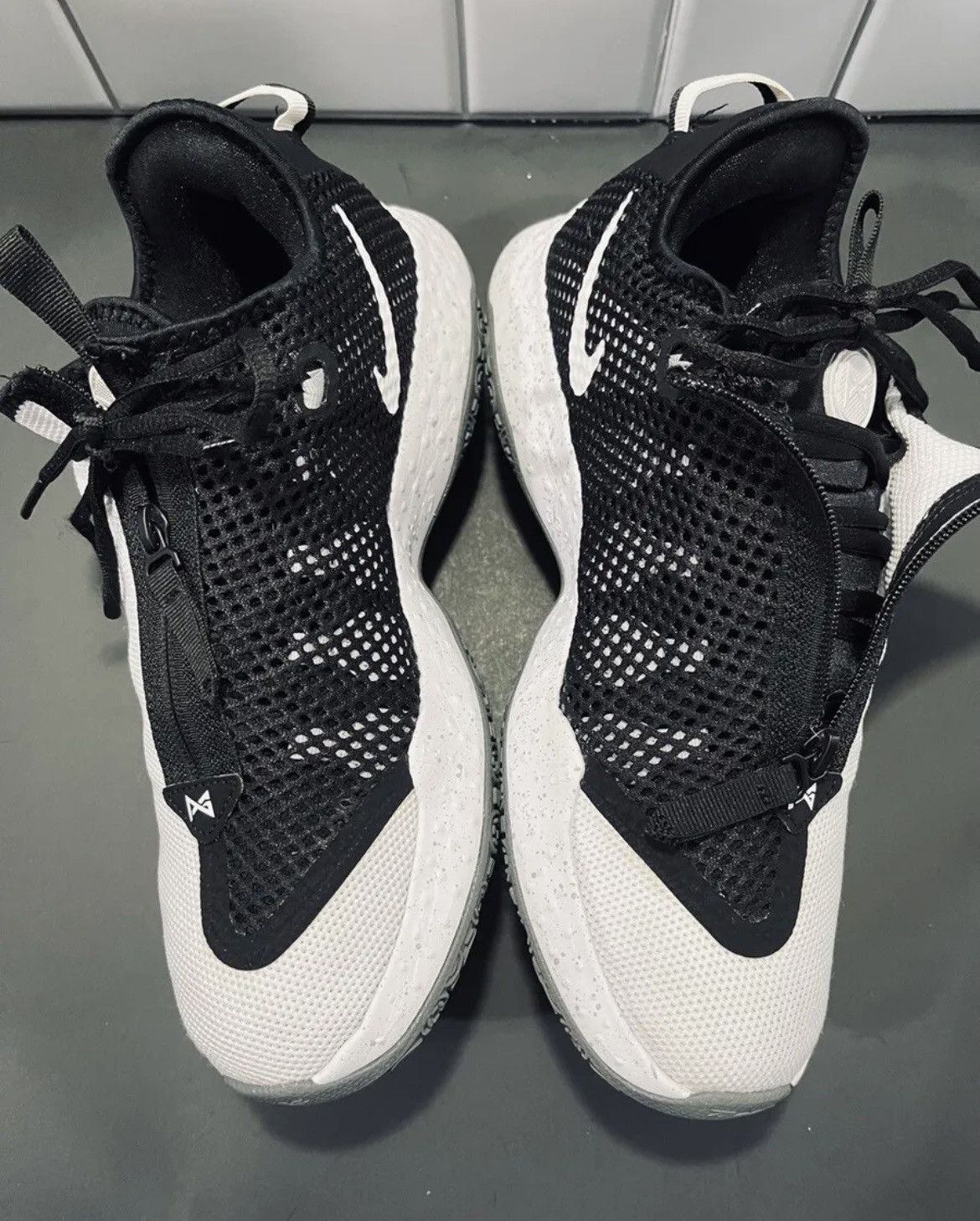 Nike Paul George 4 Oreo White/Black Size 10.5 Size US 10.5 / EU 43-44 - 4 Thumbnail