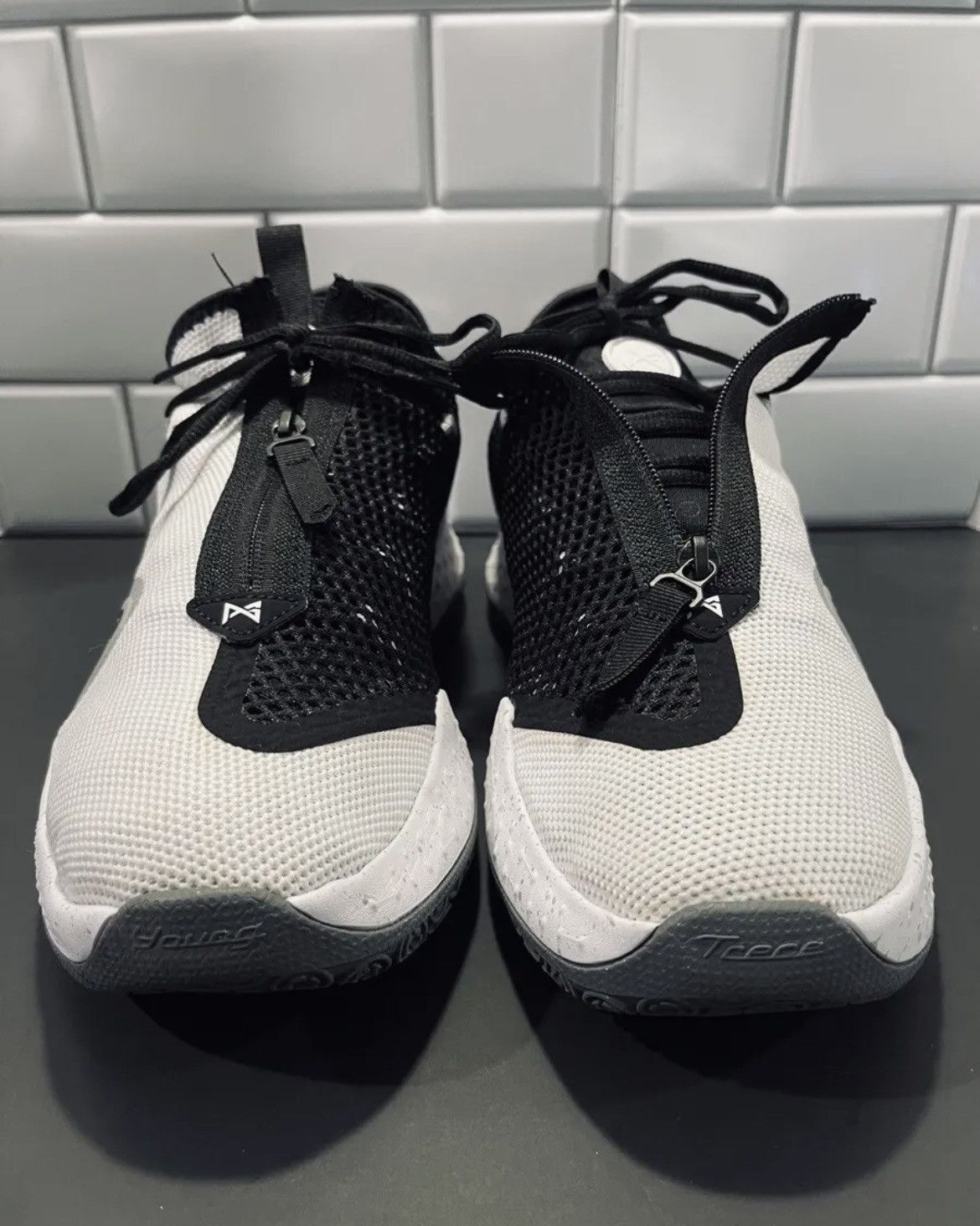 Nike Paul George 4 Oreo White/Black Size 10.5 Size US 10.5 / EU 43-44 - 3 Thumbnail
