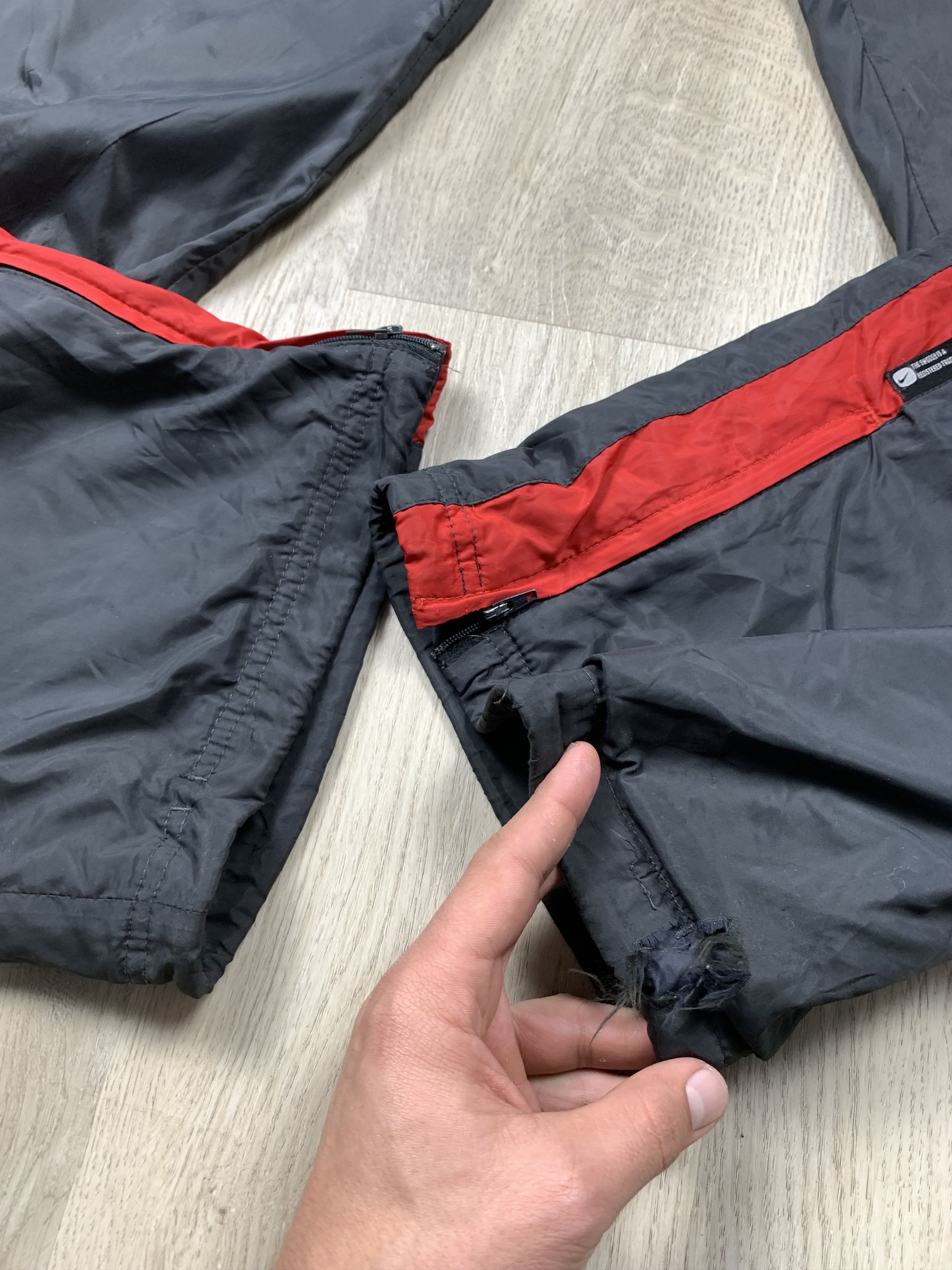 Nike × Vintage Nike Vintage Distressed Nylon Pants Y2K Drill Gorpcore Size US 32 / EU 48 - 9 Thumbnail