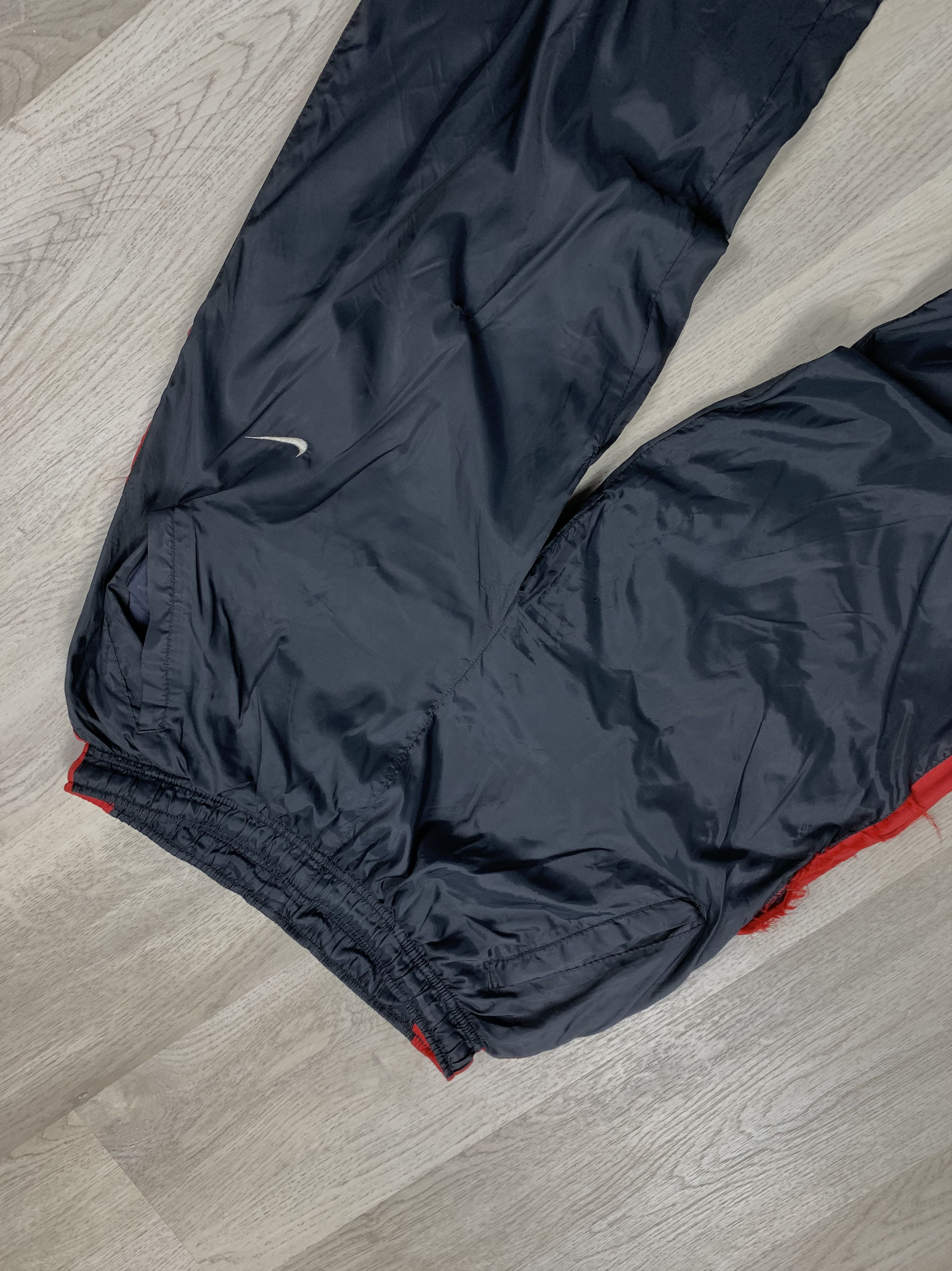 Nike × Vintage Nike Vintage Distressed Nylon Pants Y2K Drill Gorpcore Size US 32 / EU 48 - 2 Thumbnail