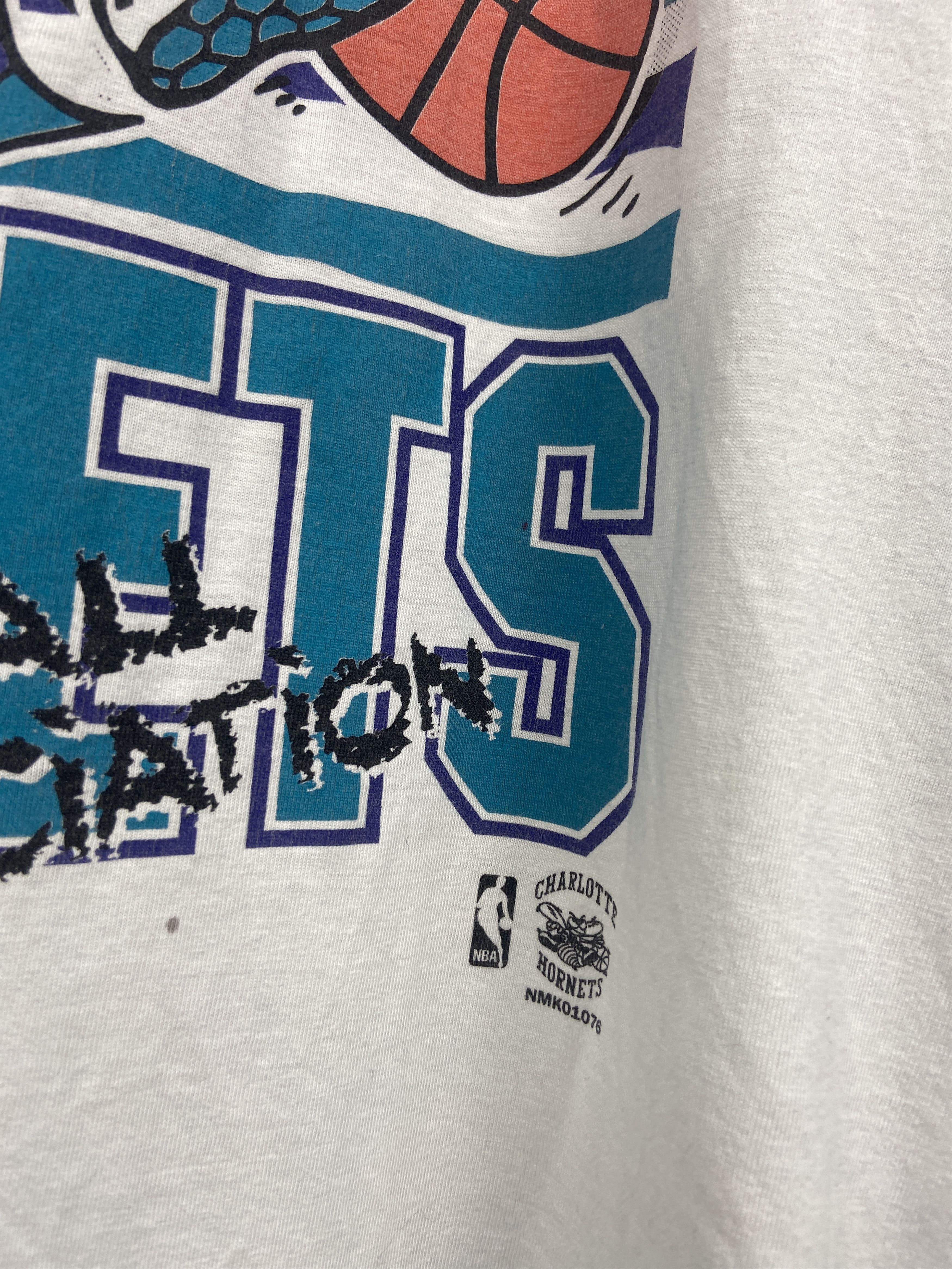 NBA Charlotte Hornets 90s Vintage NBA T-Shirt Tee Size US XL / EU 56 / 4 - 3 Thumbnail