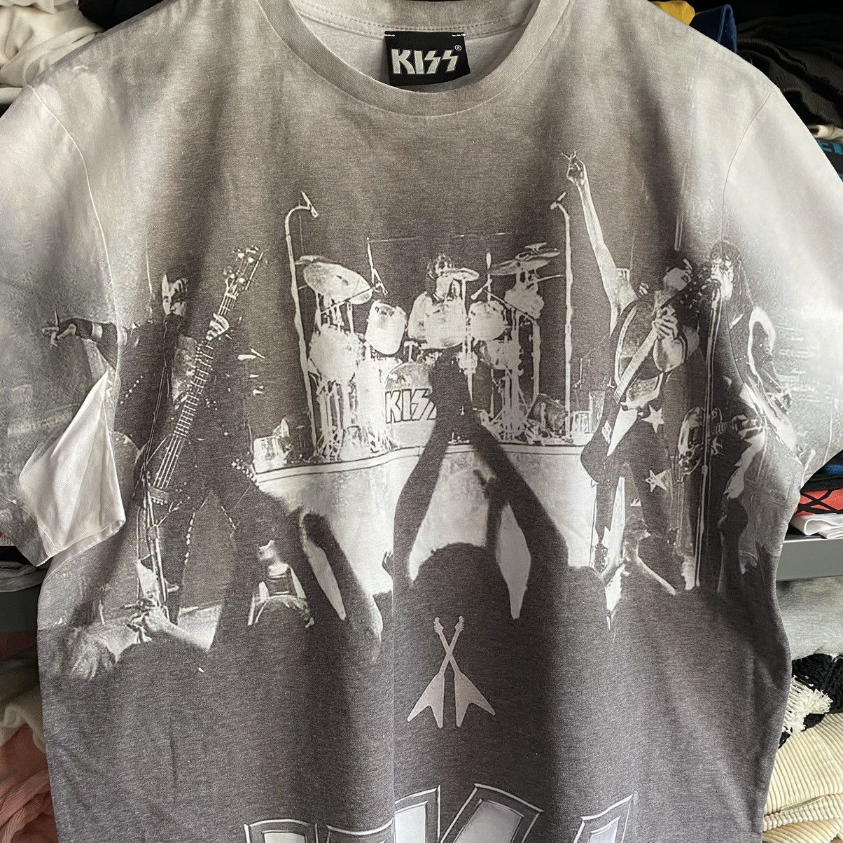 Band Tees KISS BAND TOUR ALL OVER PRINTED SHOW T SHIRT Size US M / EU 48-50 / 2 - 3 Thumbnail