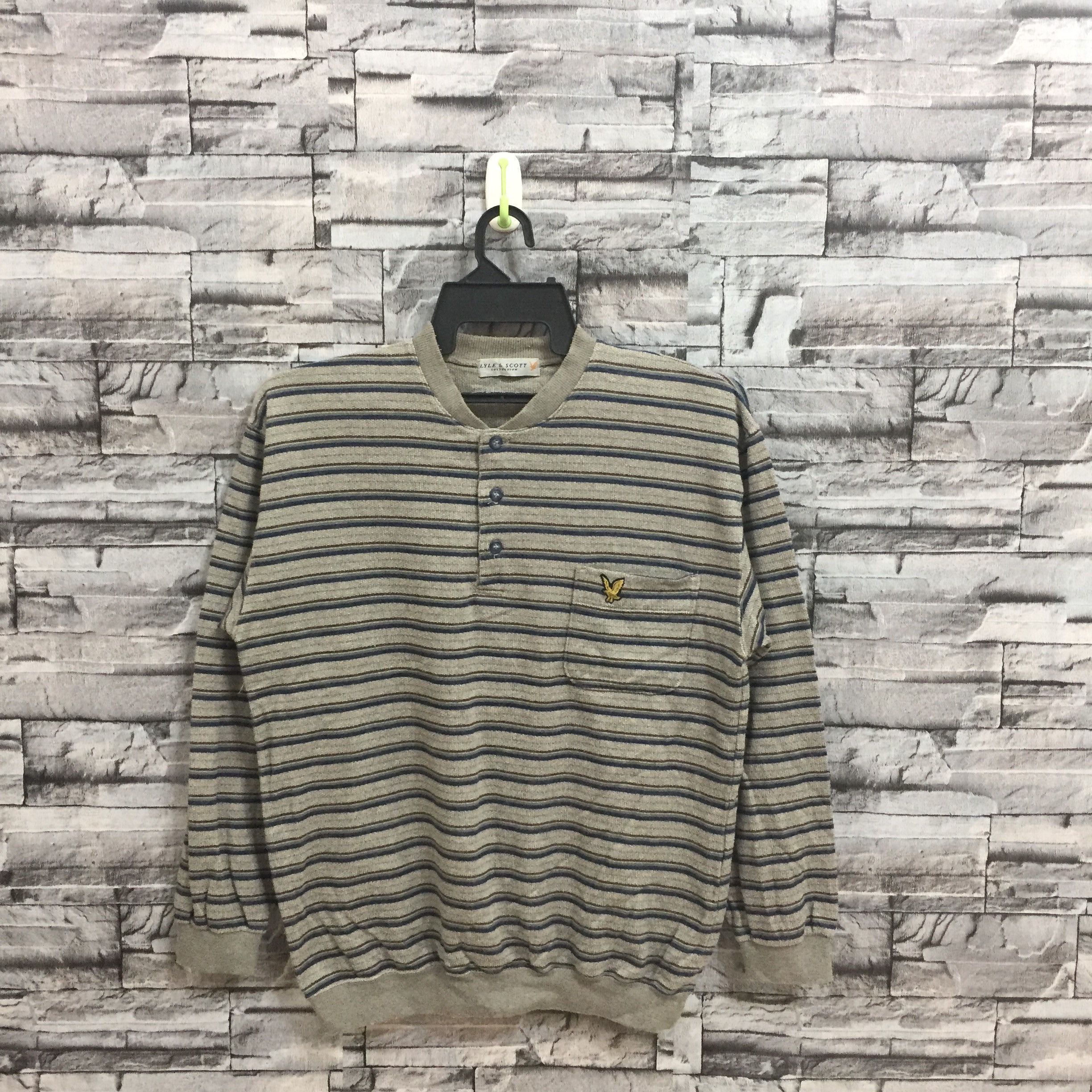 Lyle & Scott Vintage LYLE & SCOTT Sweatshirt stripe embroidered size M Size US M / EU 48-50 / 2 - 1 Thumbnail