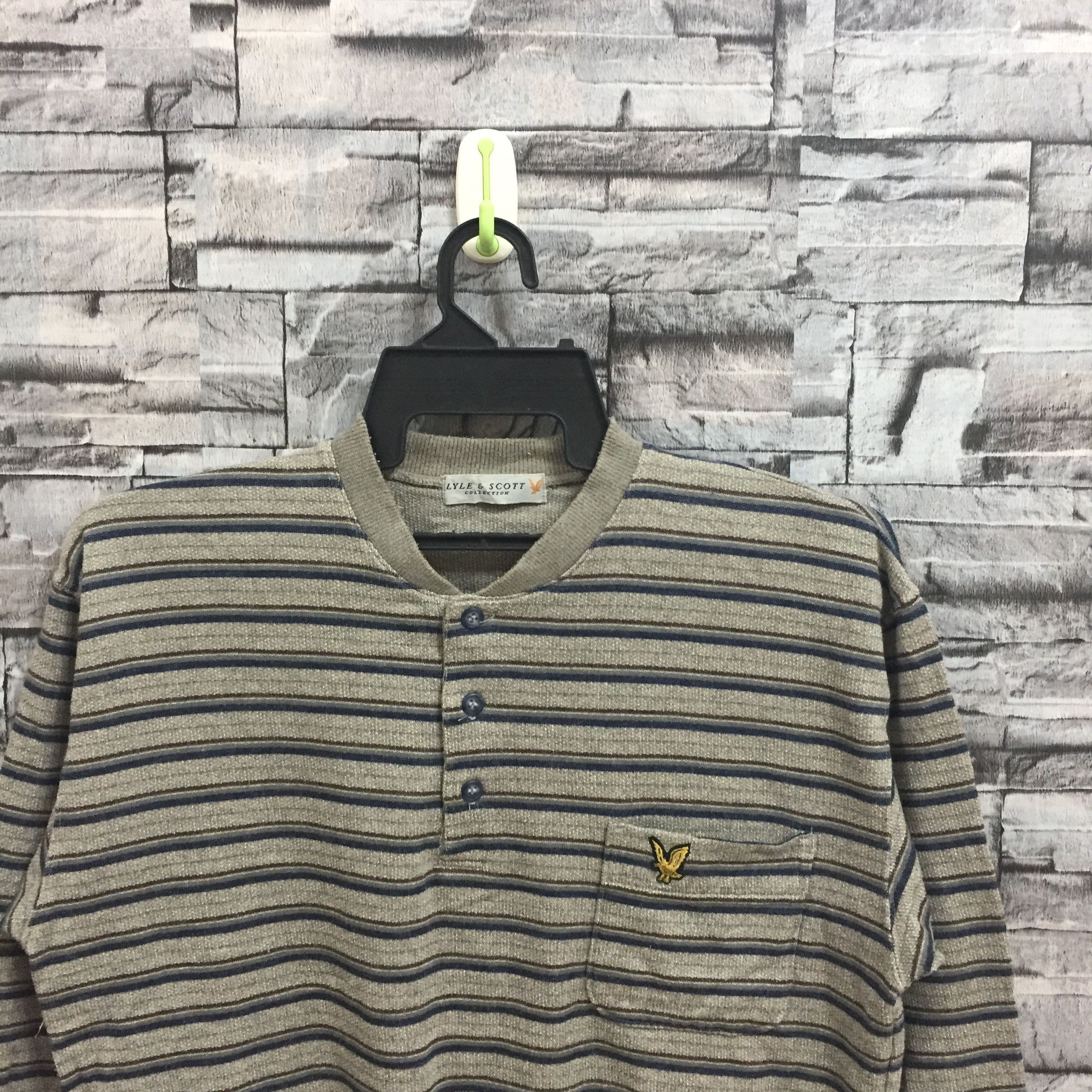 Lyle & Scott Vintage LYLE & SCOTT Sweatshirt stripe embroidered size M Size US M / EU 48-50 / 2 - 2 Thumbnail