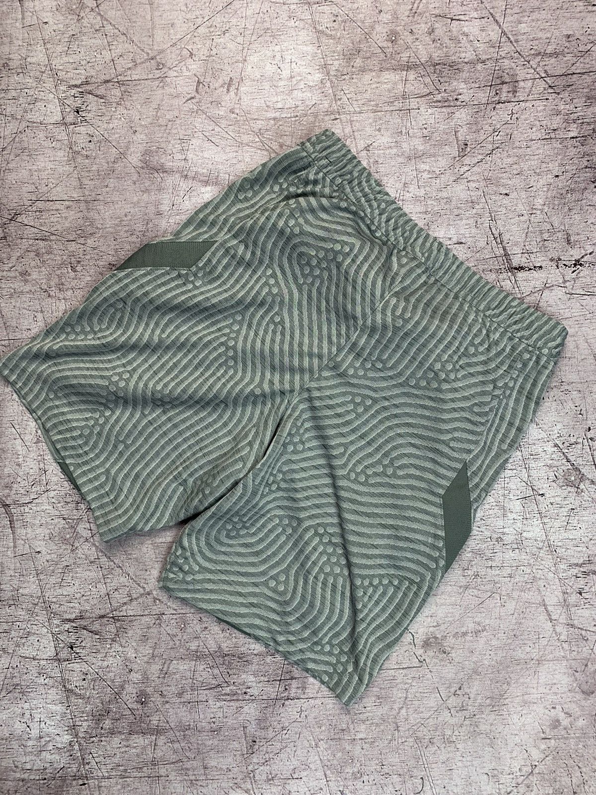 Nike Nike Dri FIT Vintage Y2K Shorts Size US 30 / EU 46 - 3 Thumbnail