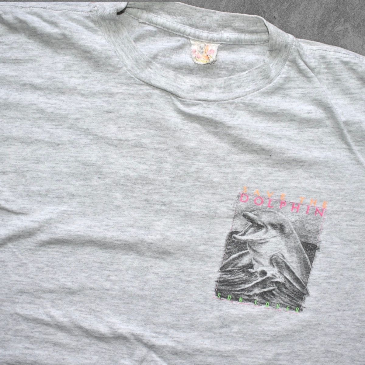 Vintage Vintage 90s ‘Save The Dolphins’ T-Shirt (L) Size US L / EU 52-54 / 3 - 4 Thumbnail