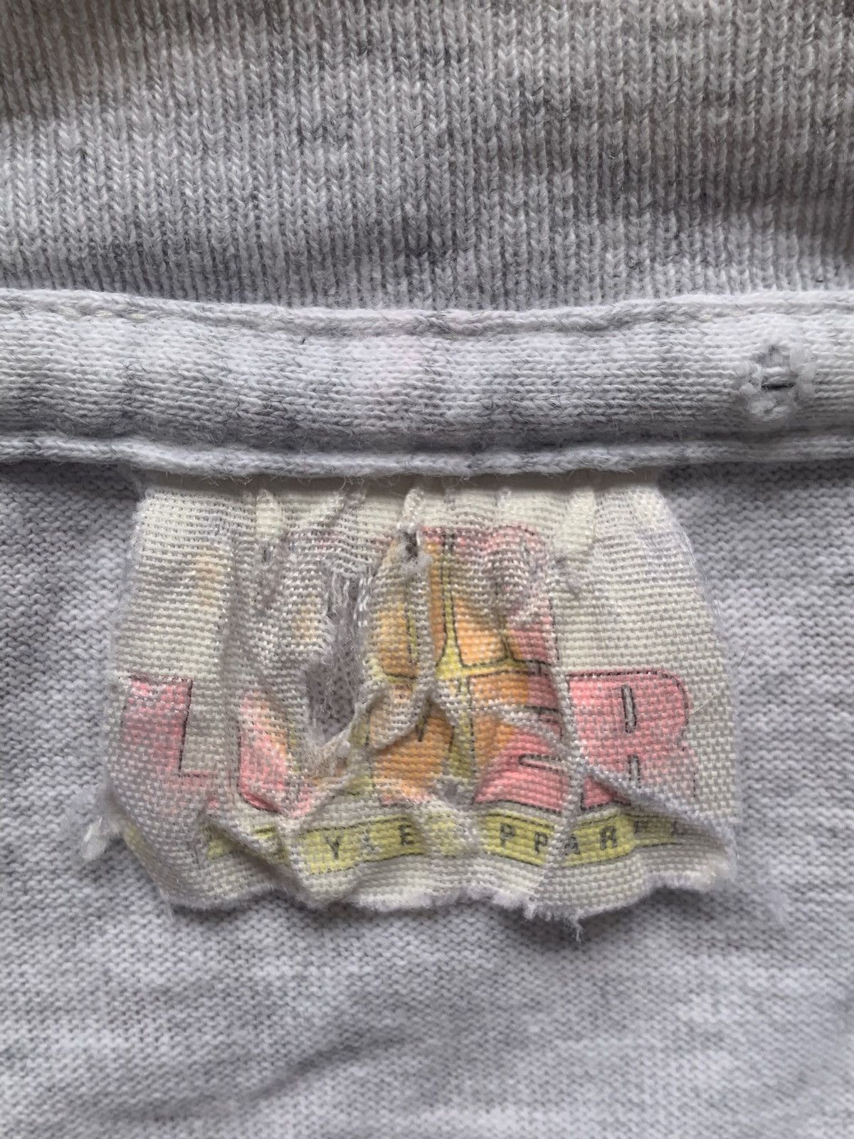 Vintage Vintage 90s ‘Save The Dolphins’ T-Shirt (L) Size US L / EU 52-54 / 3 - 7 Thumbnail