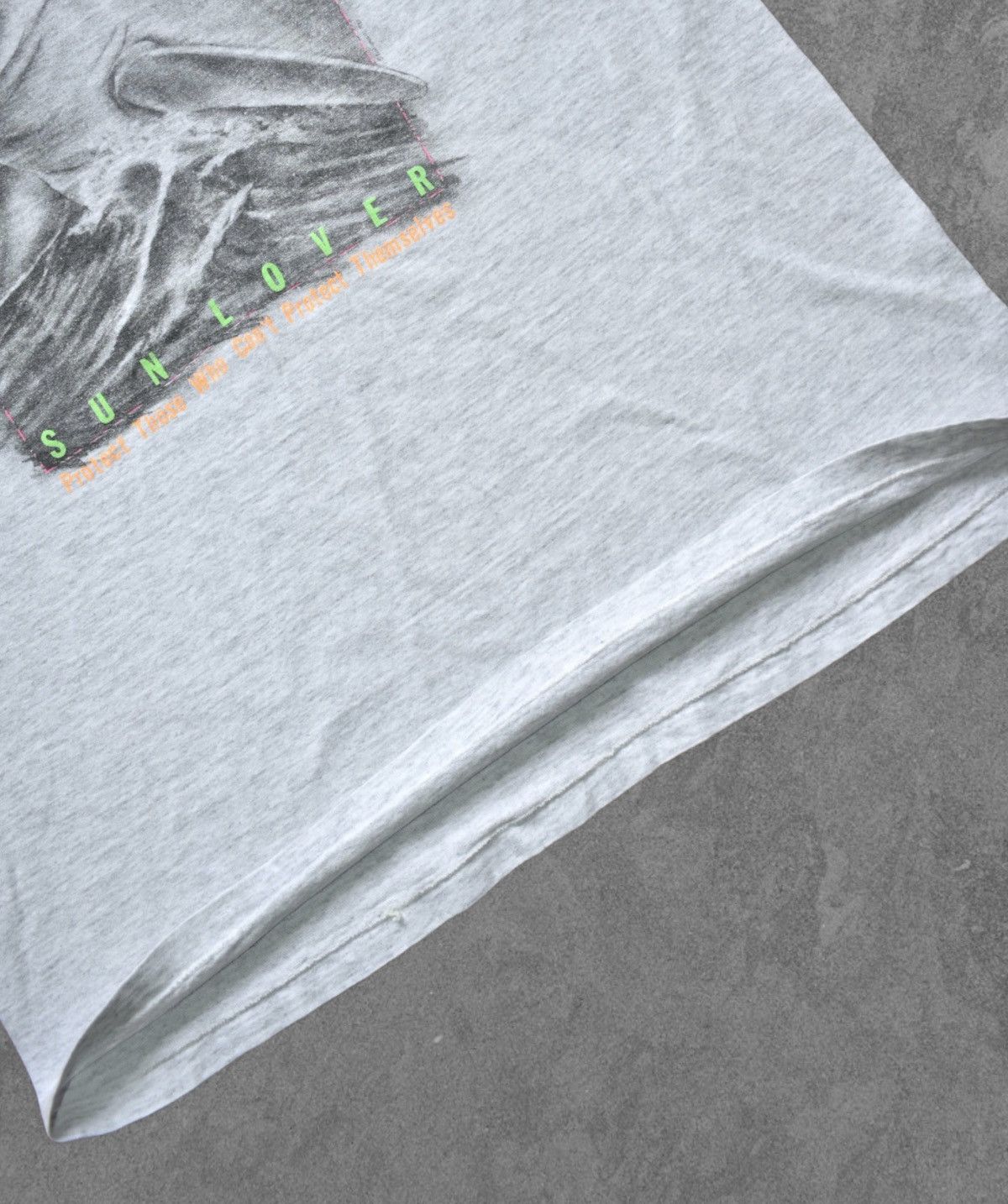 Vintage Vintage 90s ‘Save The Dolphins’ T-Shirt (L) Size US L / EU 52-54 / 3 - 5 Thumbnail