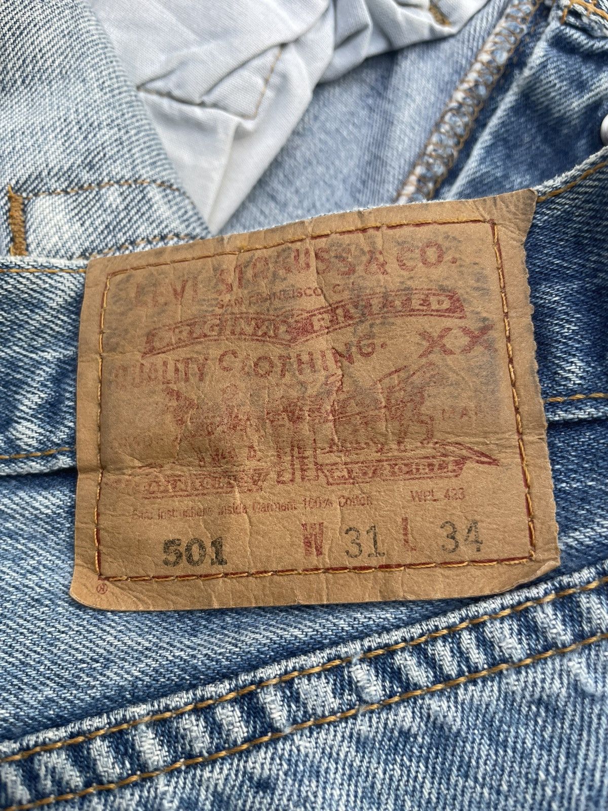 Levi's × Vintage Vintage Levi’s 501 e 2002 Guetamala Aging Wash Distressed Size US 31 - 8 Thumbnail